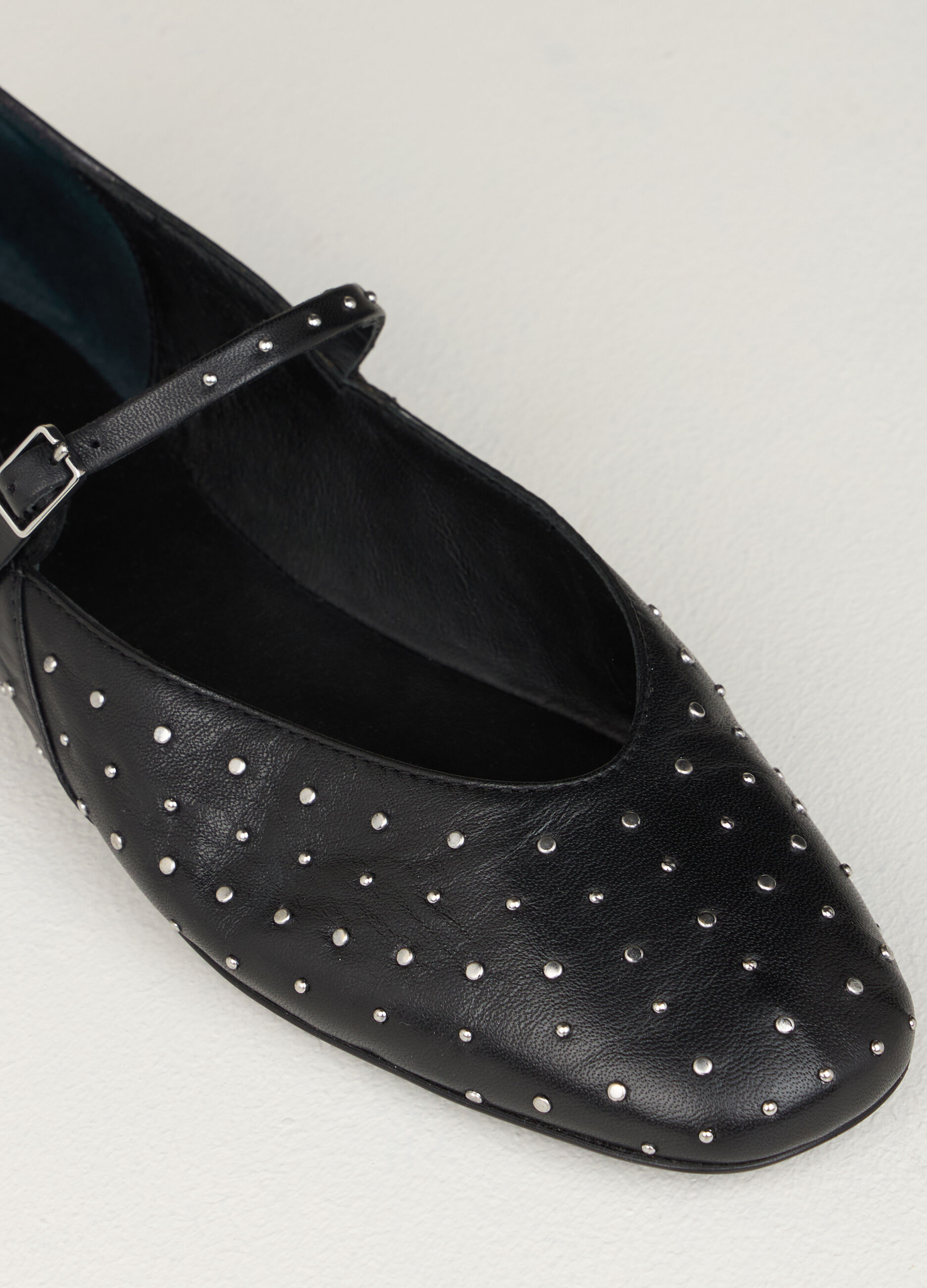 Ballerina flats with studs