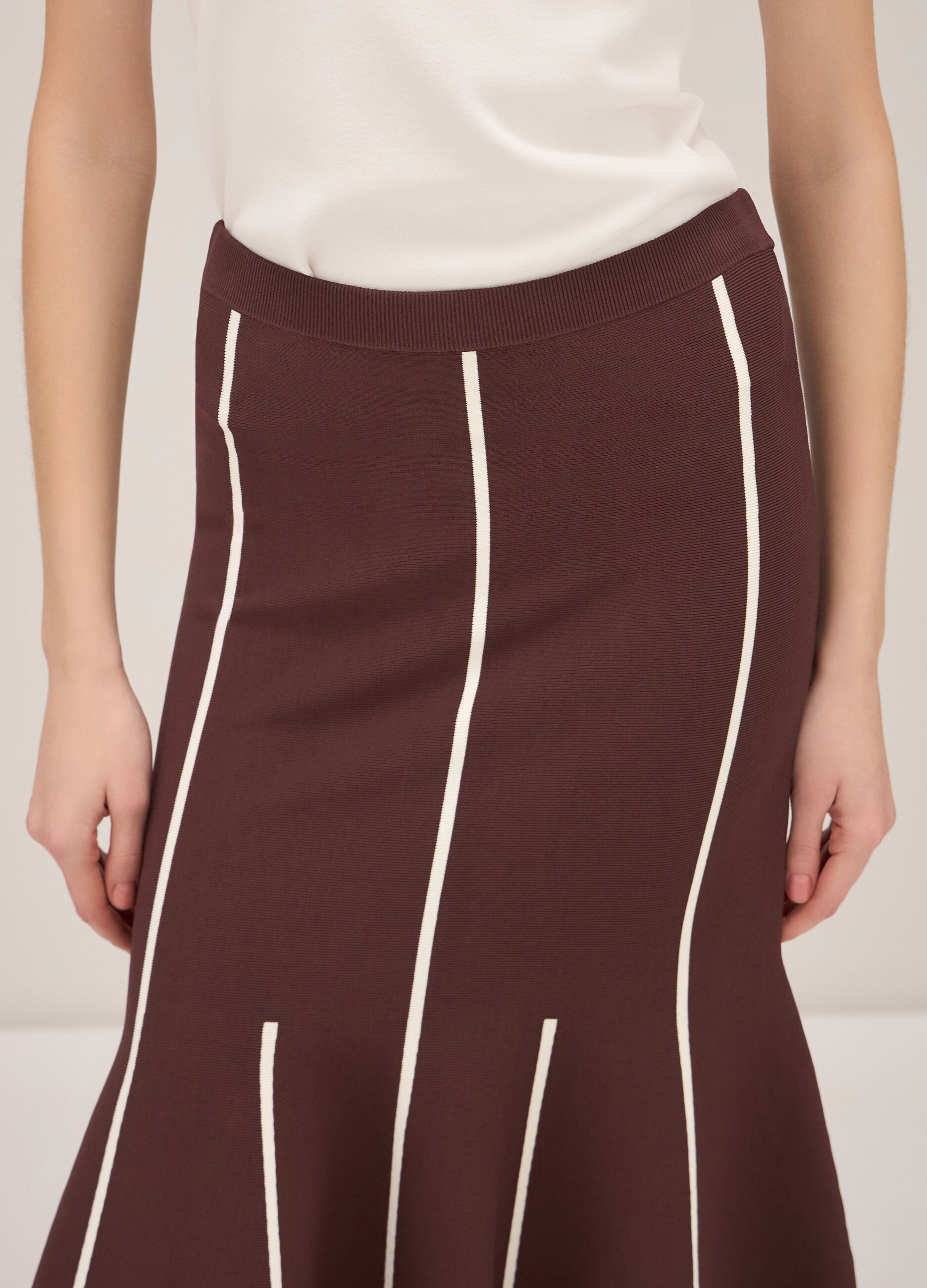 Pencil skirt with peplum hem_3