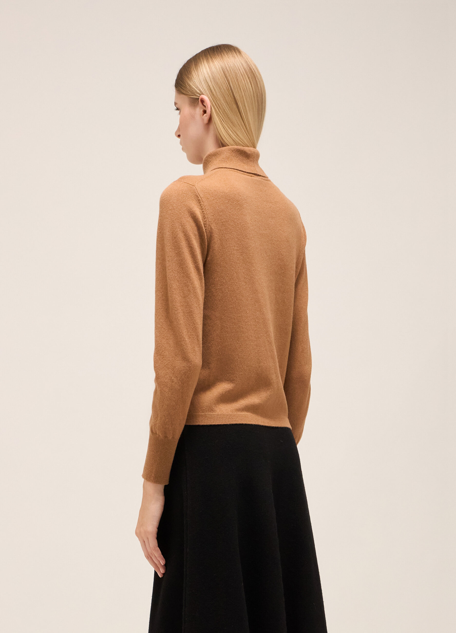 Knitted turtleneck in merino wool