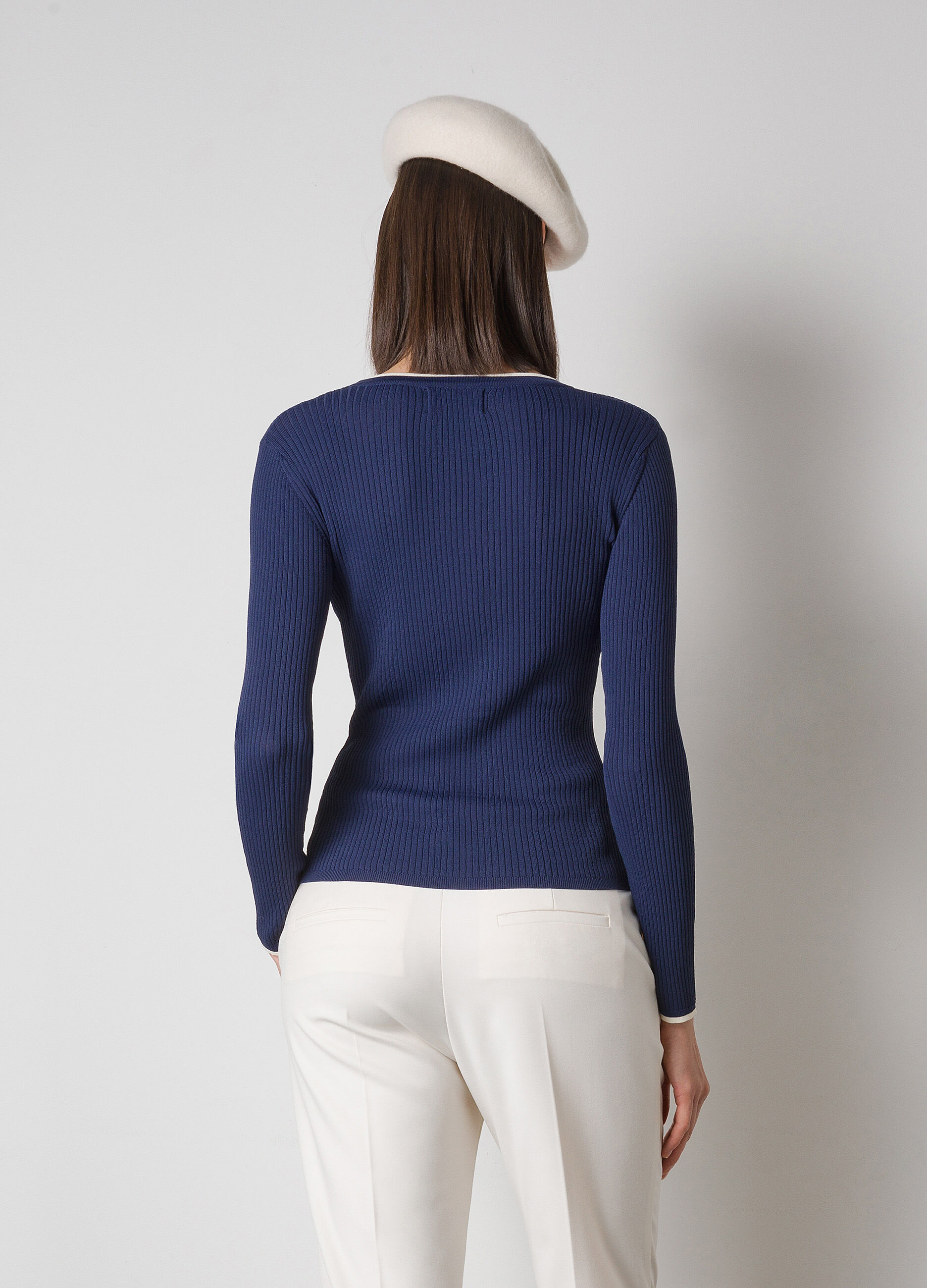 Ribbed tricot with buttons