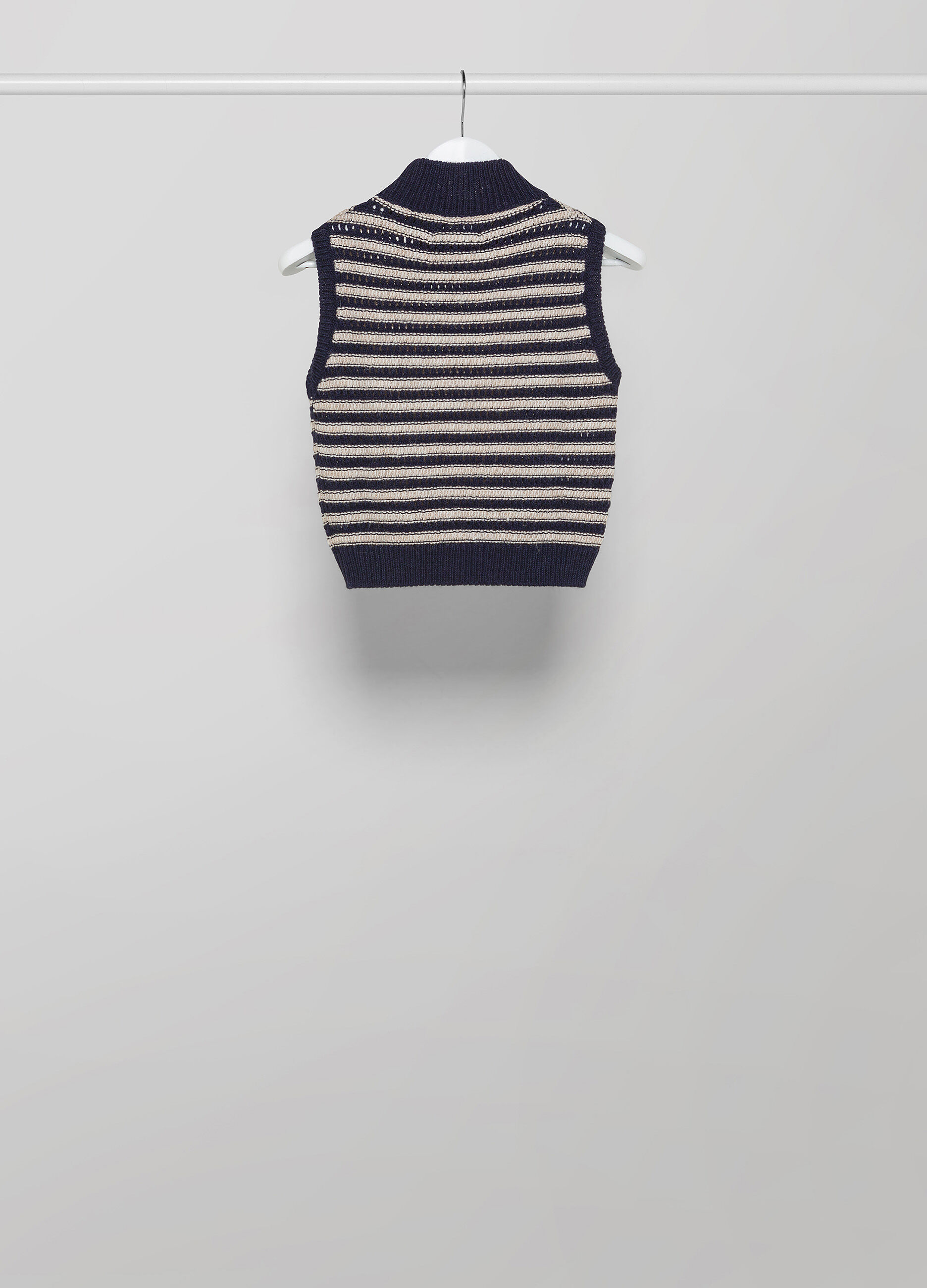 Sleeveless tricot in alpaca wool blend 