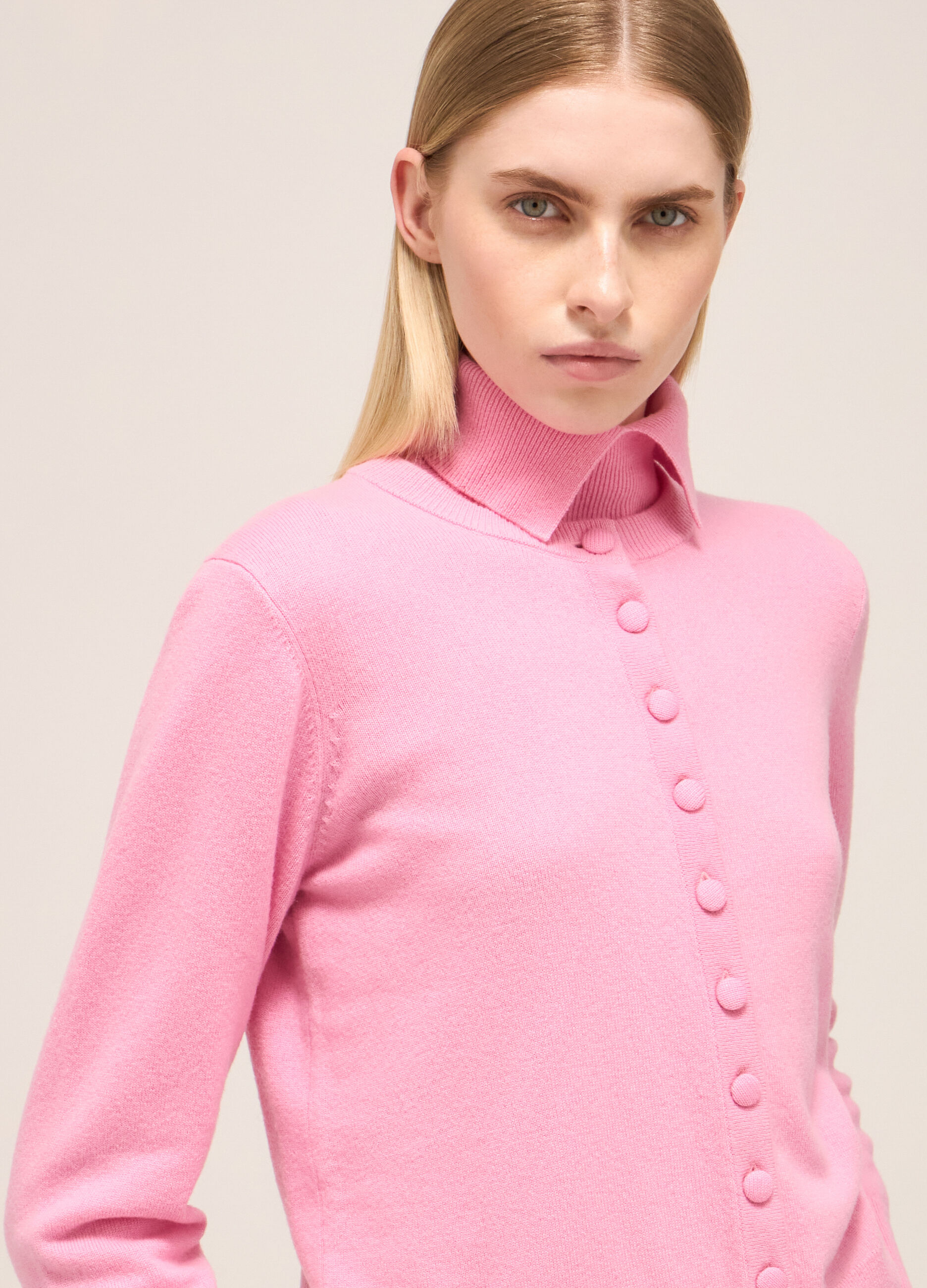 Knitted cardigan in merino wool  