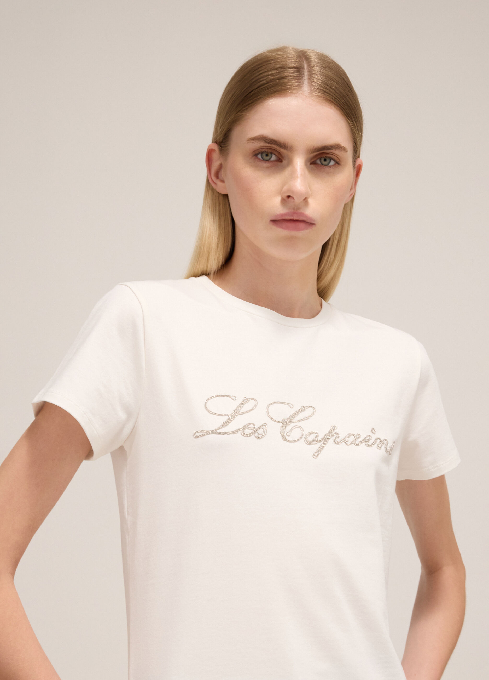 Short-sleeved T-shirt with lettering