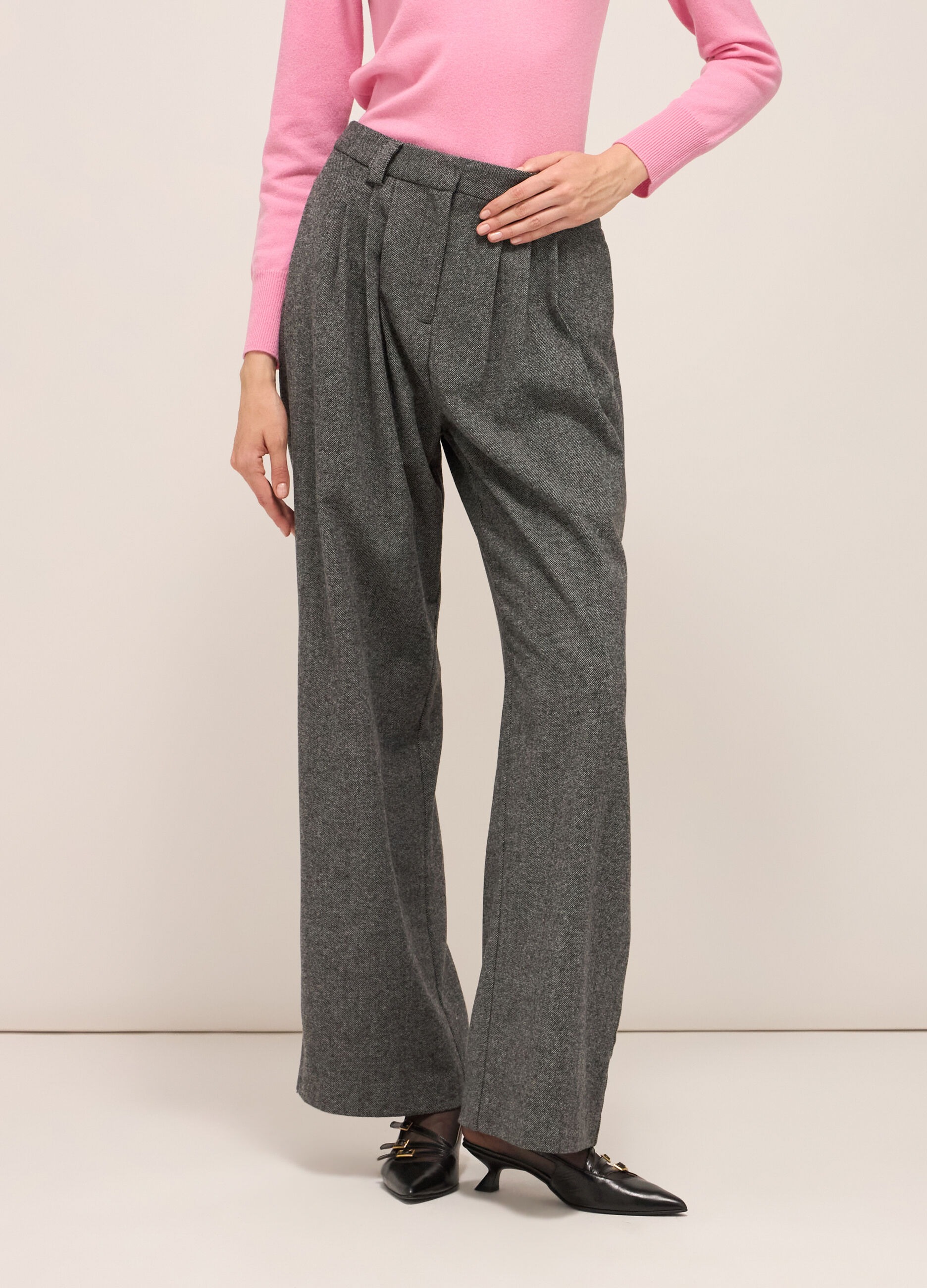 Tweed trousers with darts