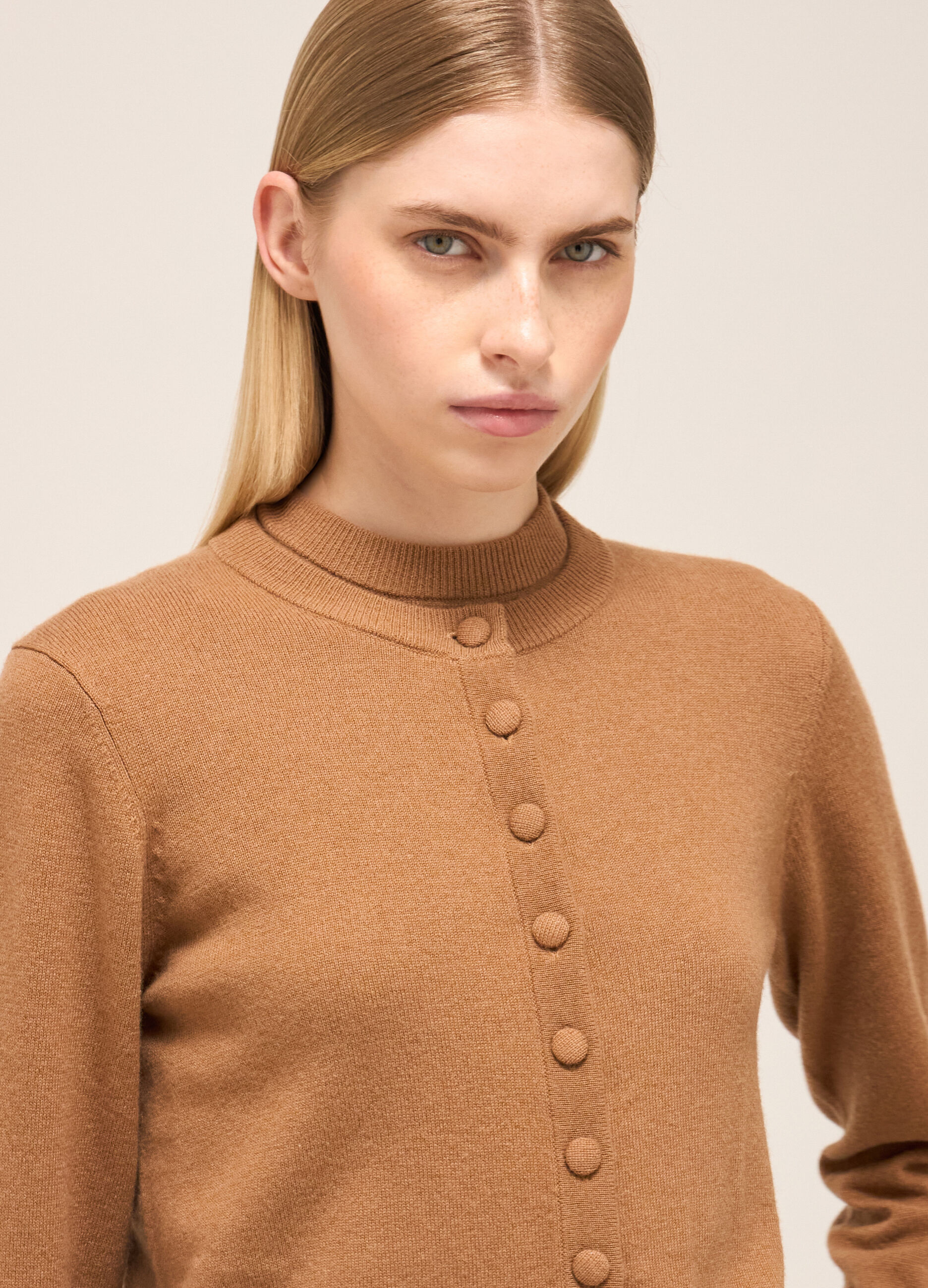 Knitted cardigan in merino wool  