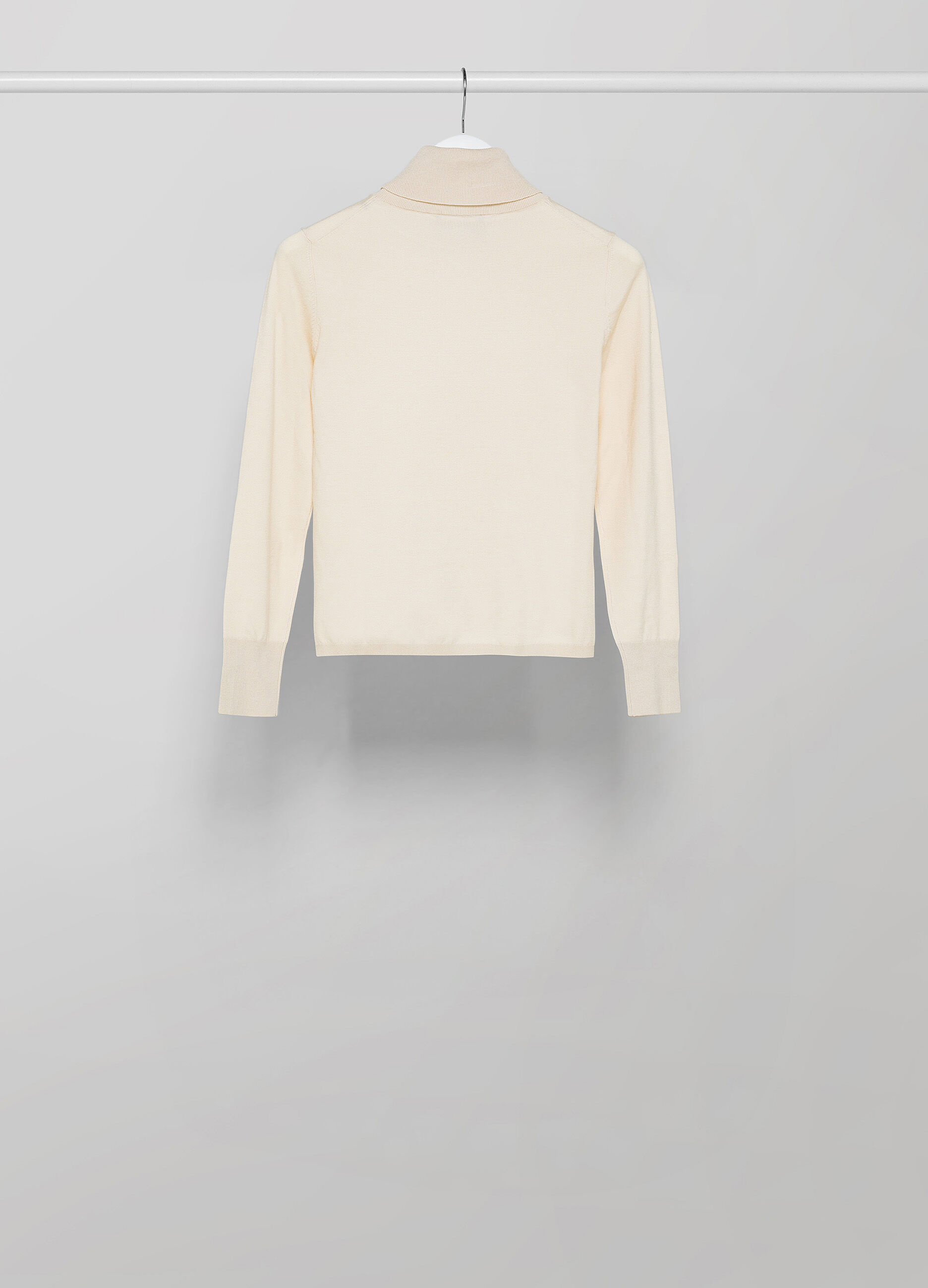 Tricot turtleneck with buttons