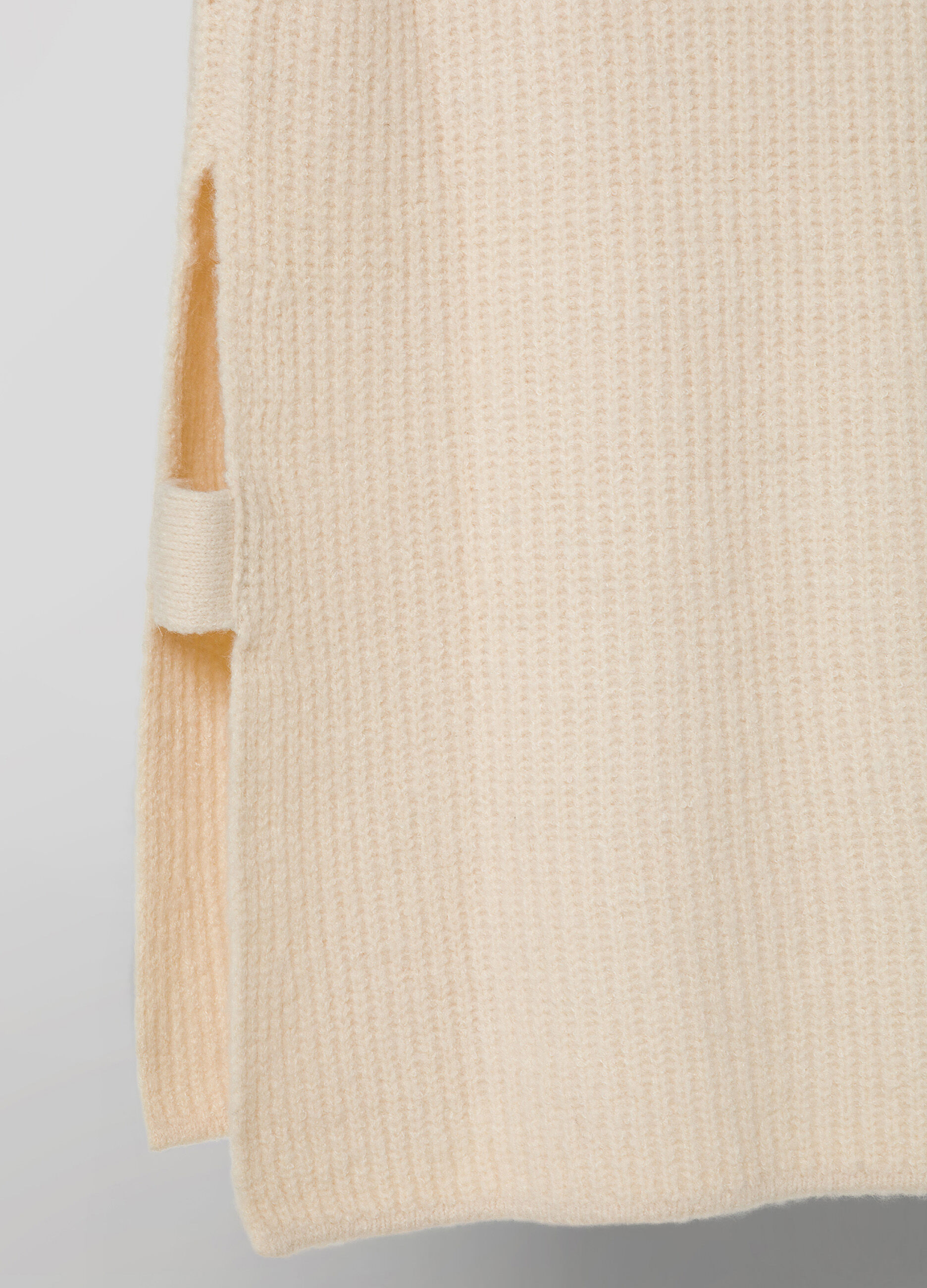 Gilet tricot misto lana con spacchi laterali_6