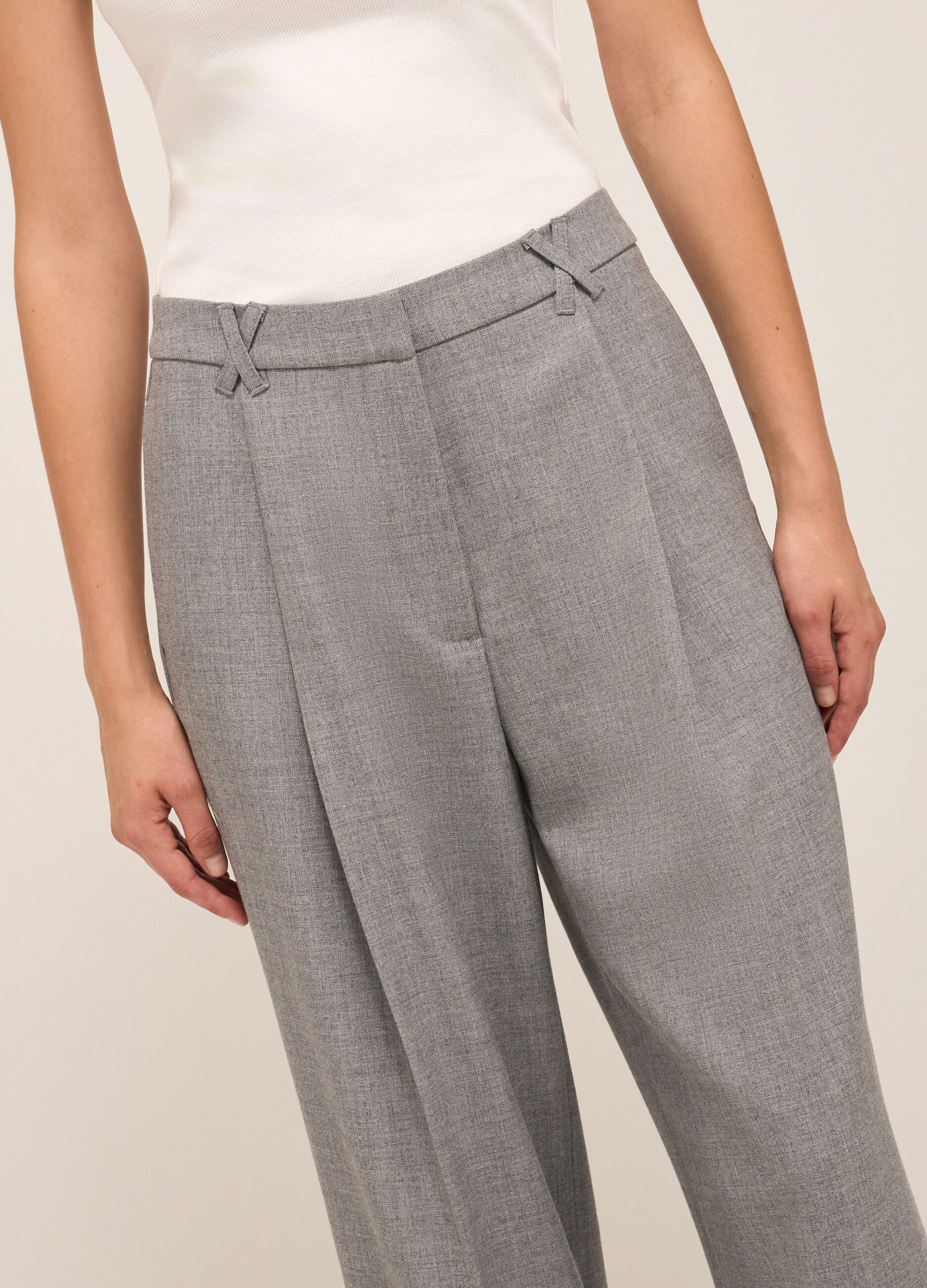 Palazzo trousers with darts