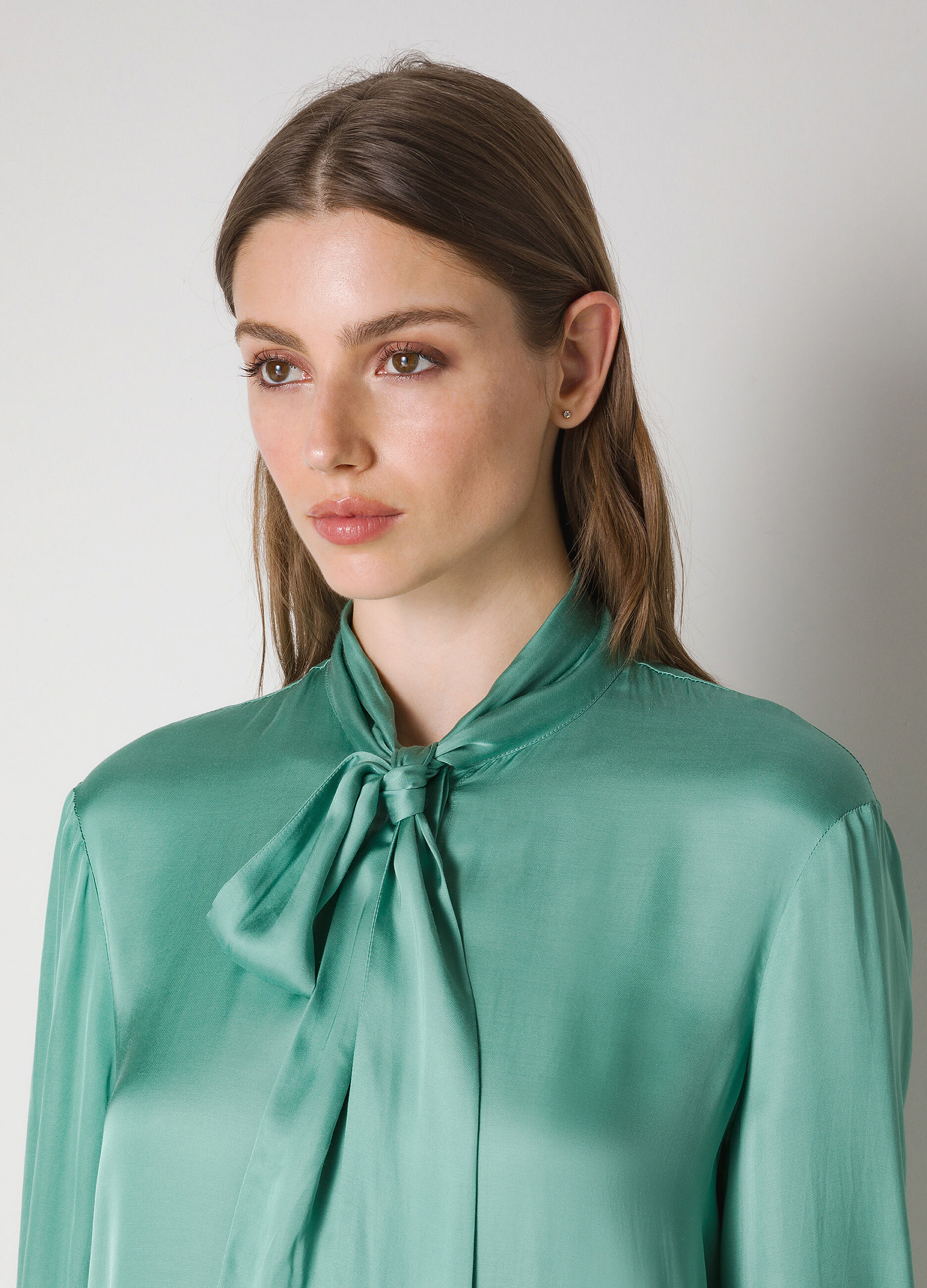 Long-sleeved shirt with bow _2