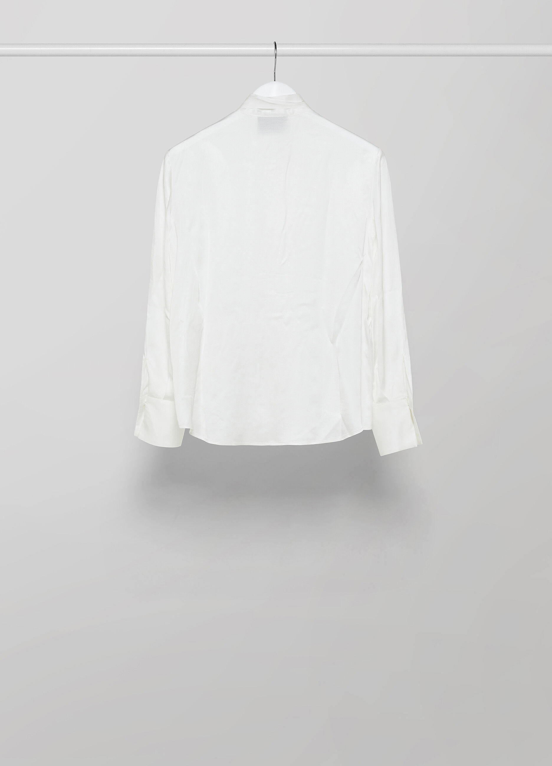 Long-sleeved shirt with bow 