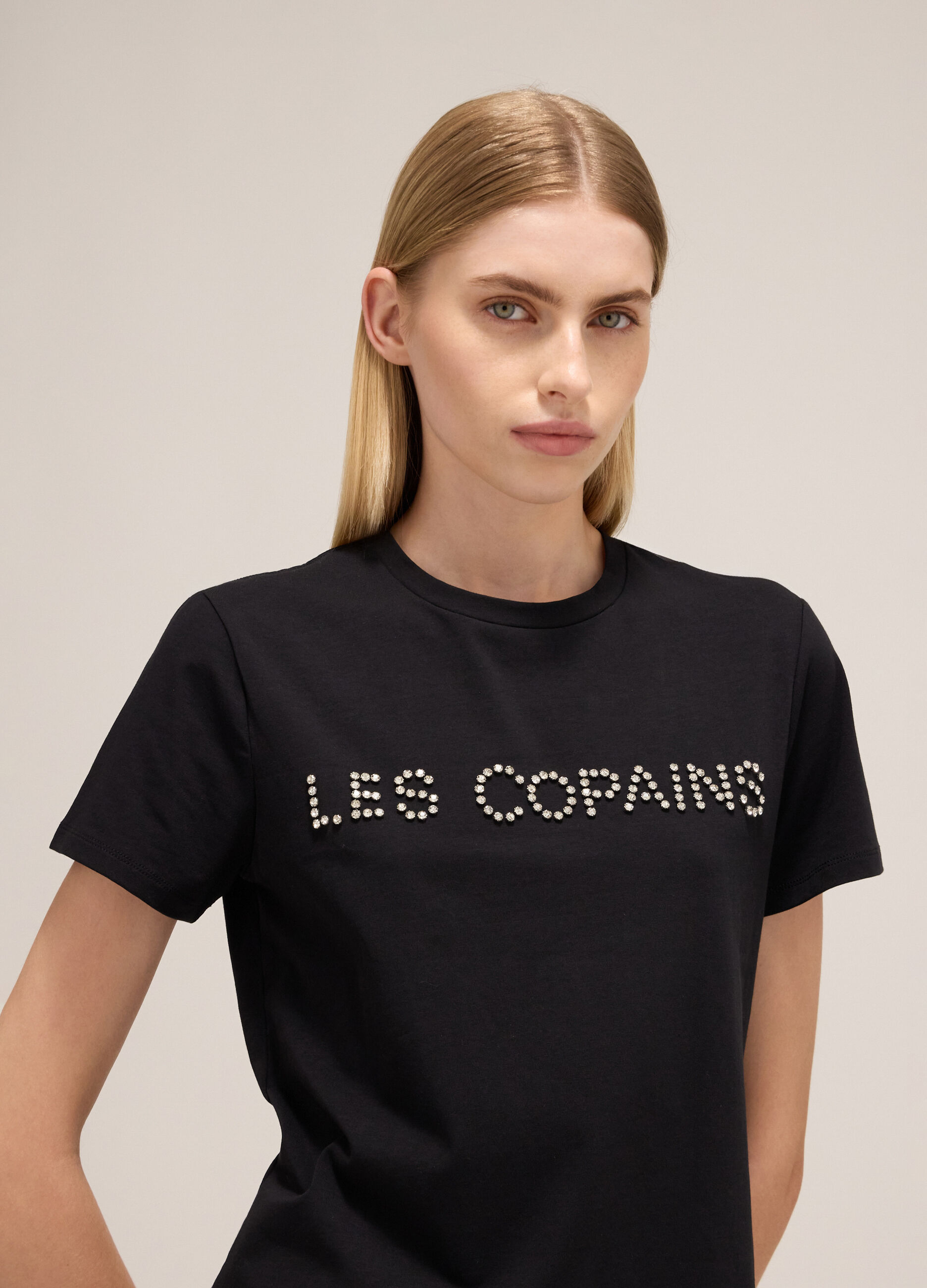 Short-sleeved T-shirt with diamantés