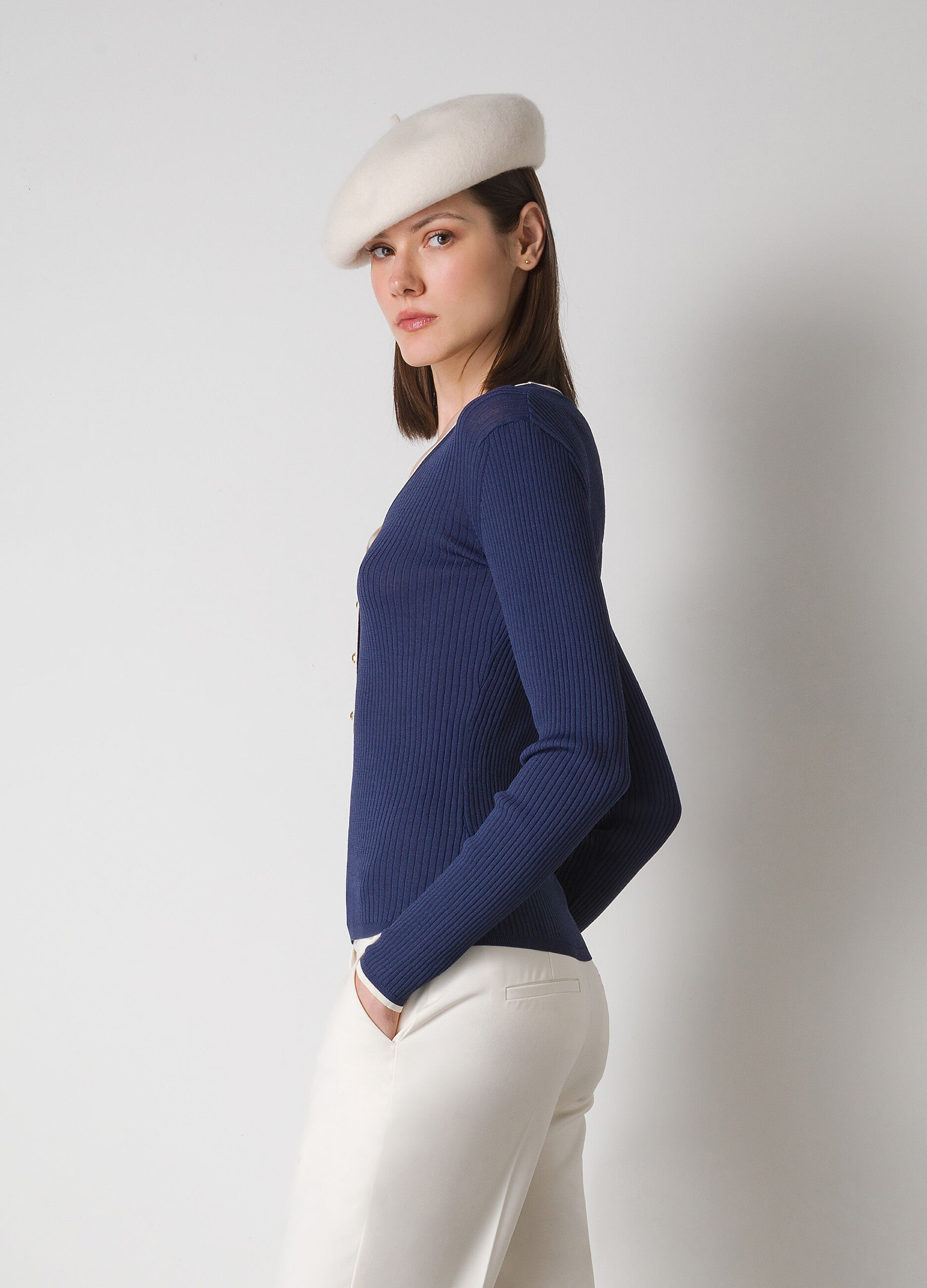 Ribbed tricot with buttons
