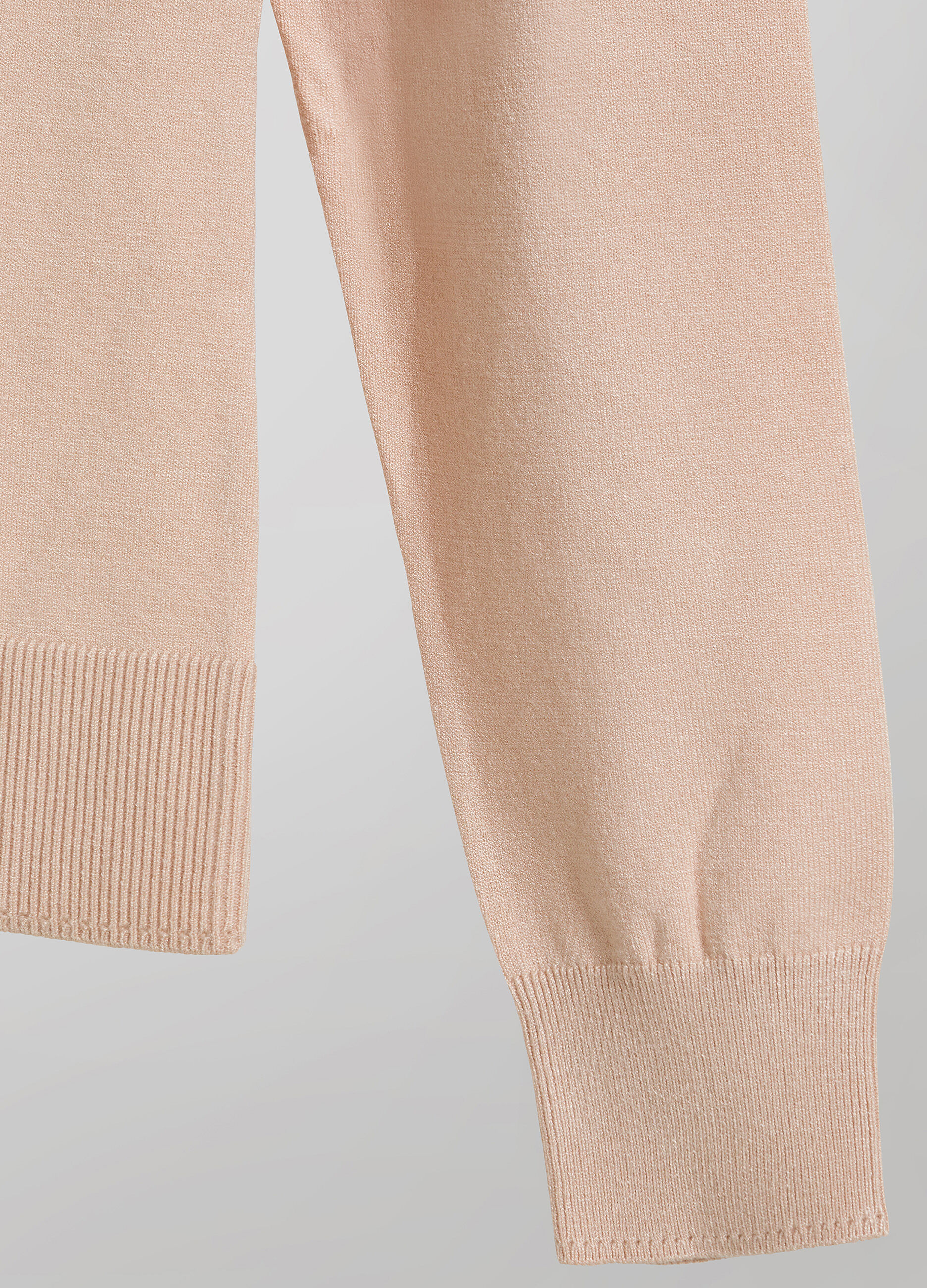 Tricot avec encolure en V