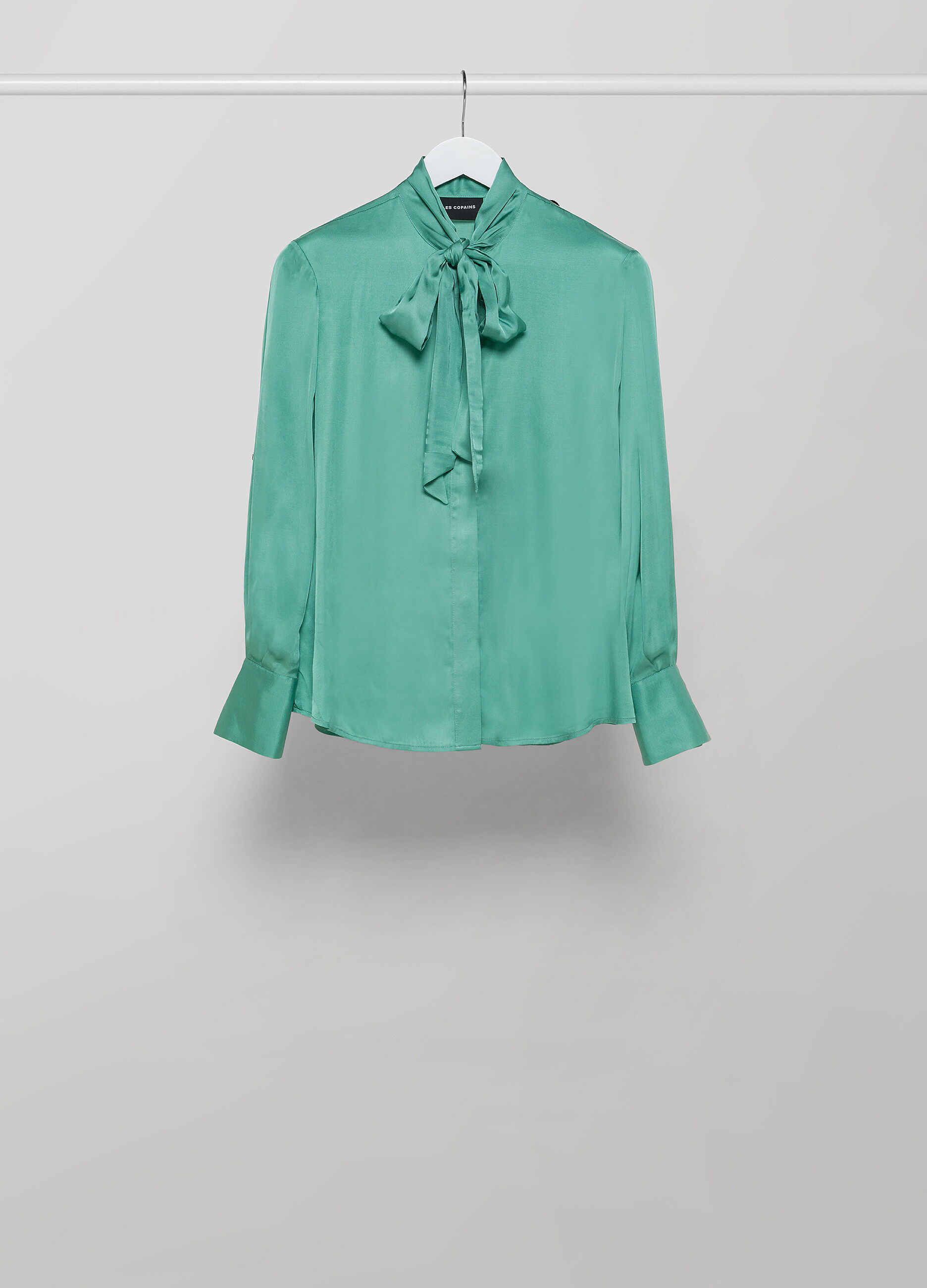 Long-sleeved shirt with bow 