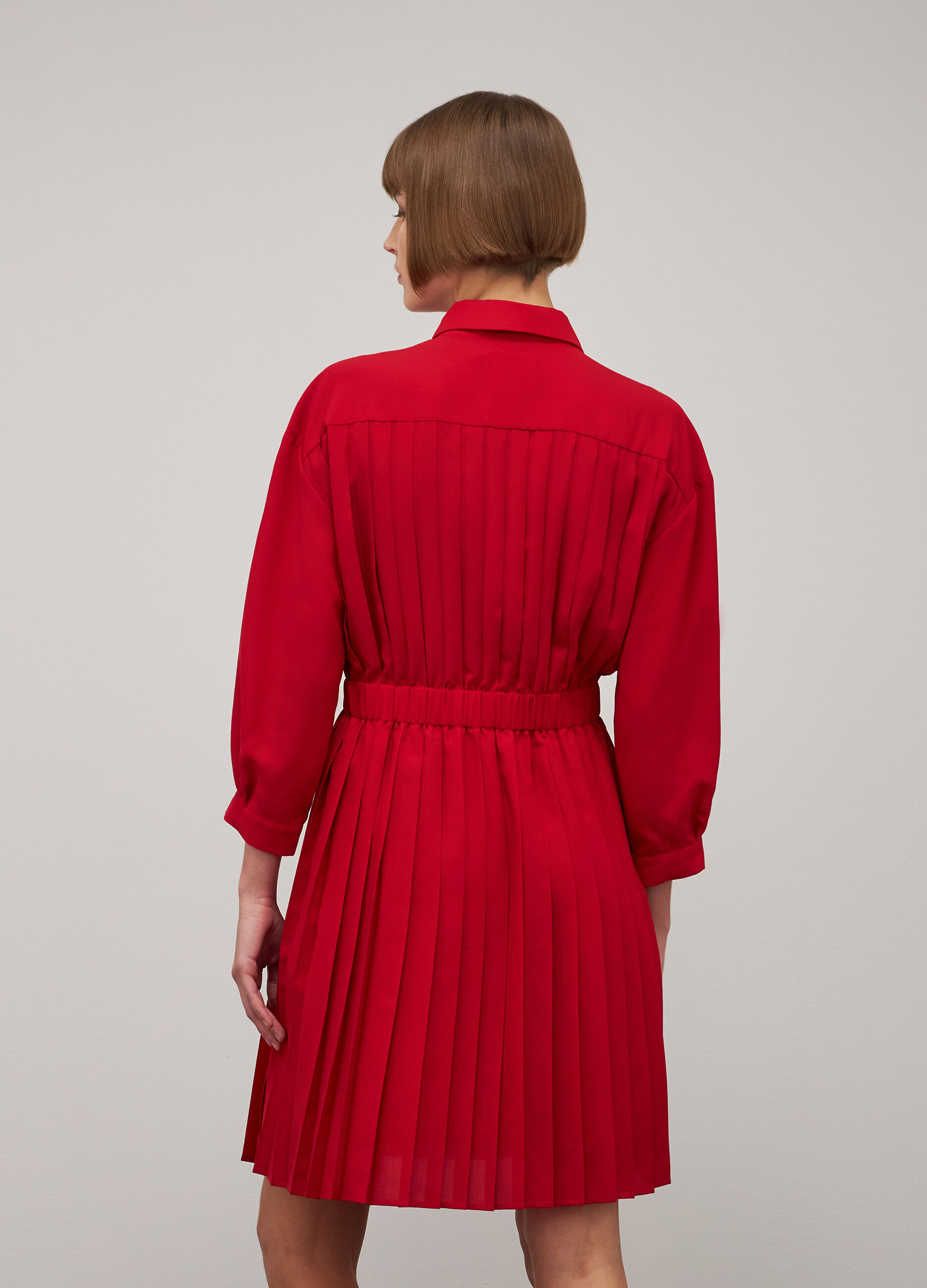 Red pleated dress_2
