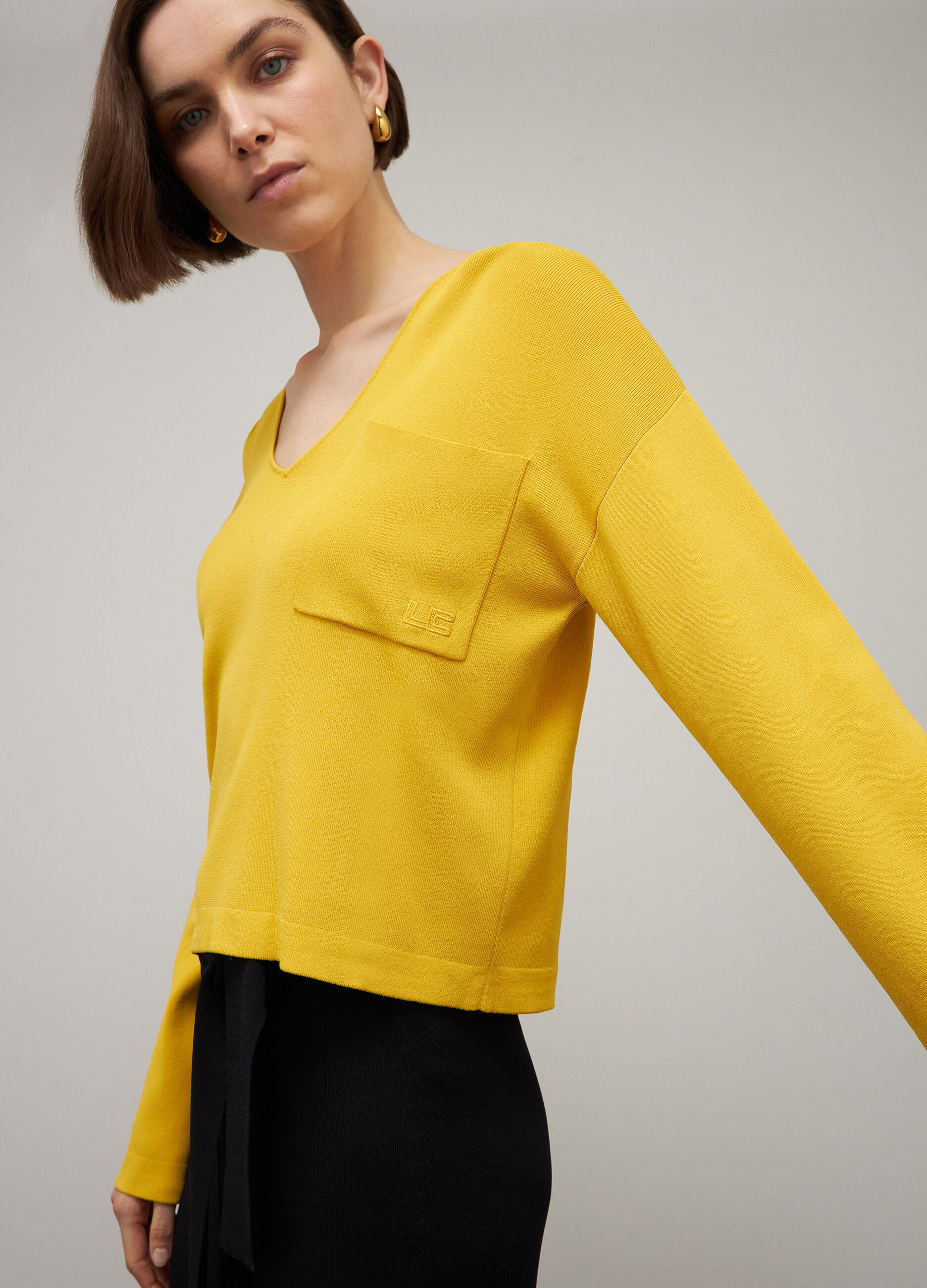 Yellow viscose blend V-neck tricot sweater_3