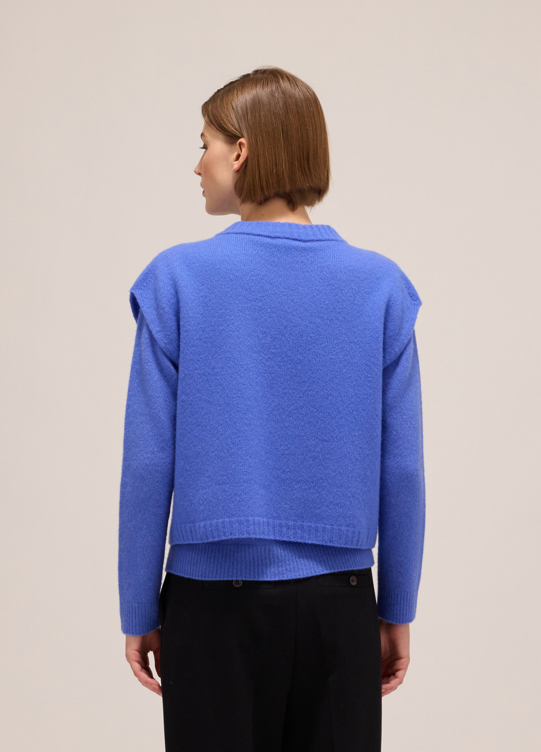 Knitted gilet in cashmere and merino wool