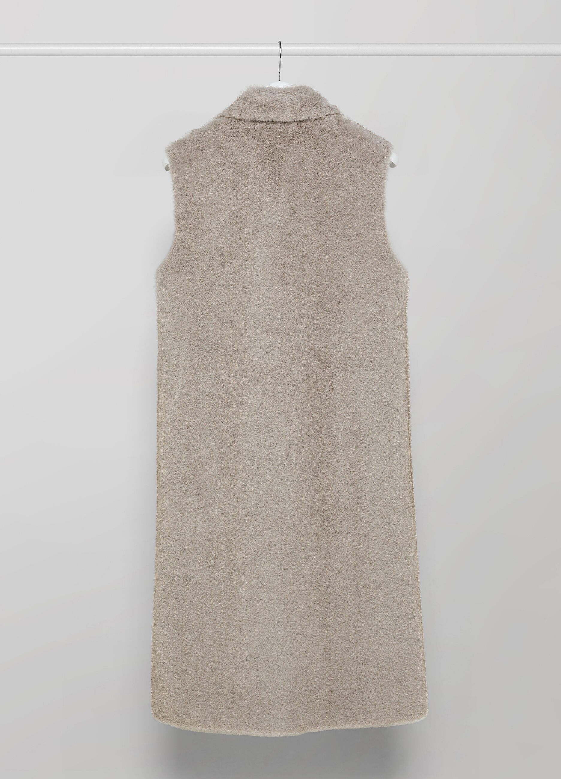 Sleeveless faux fur_5