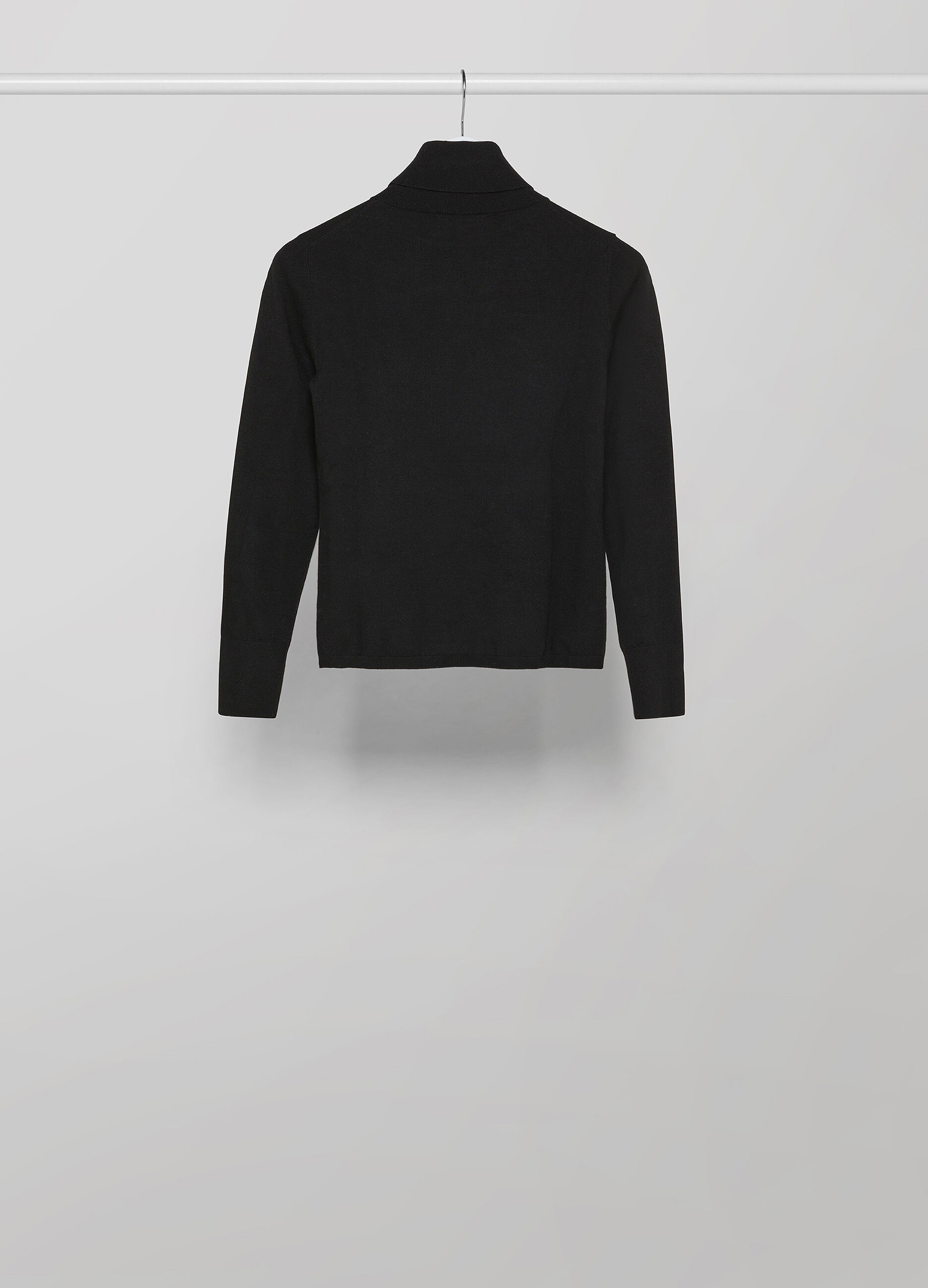 Tricot turtleneck with buttons_5