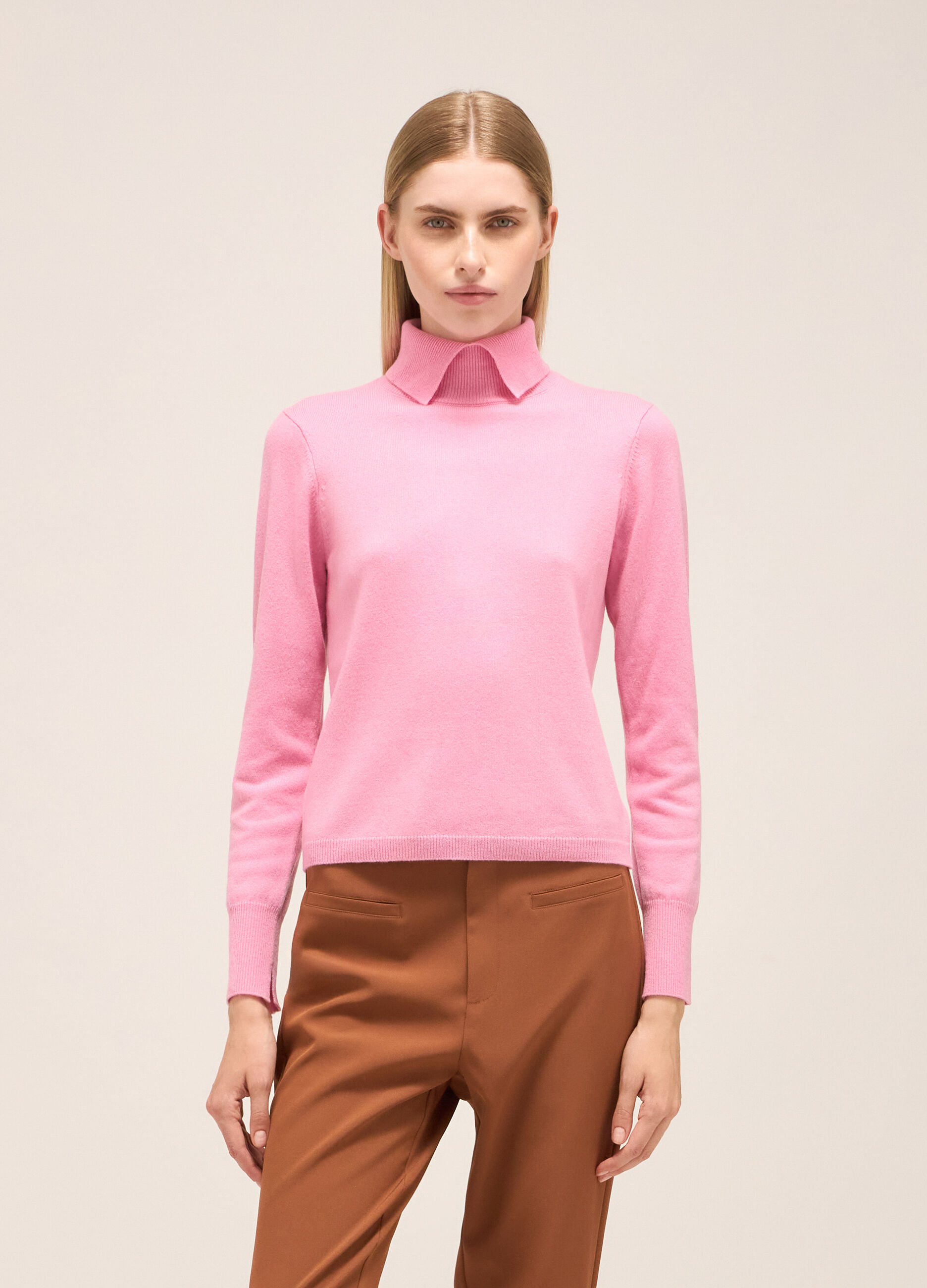 Knitted turtleneck in merino wool