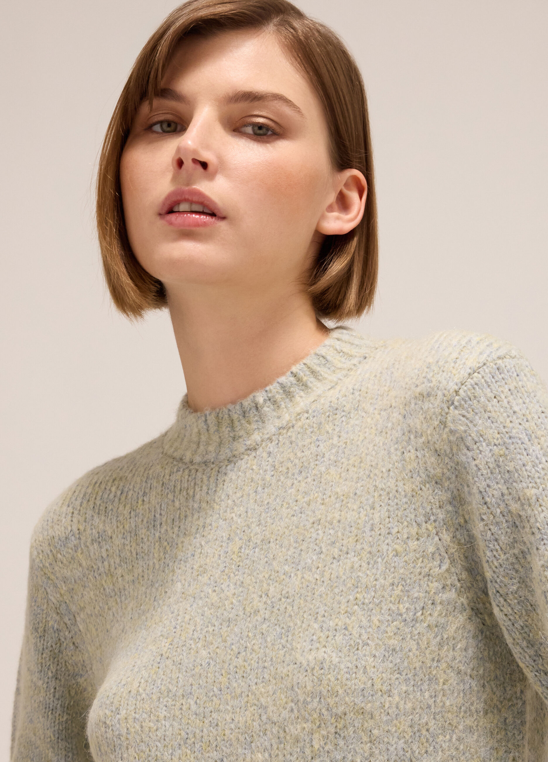 Knitted sweater with round neck in alpaca, wool and cotton