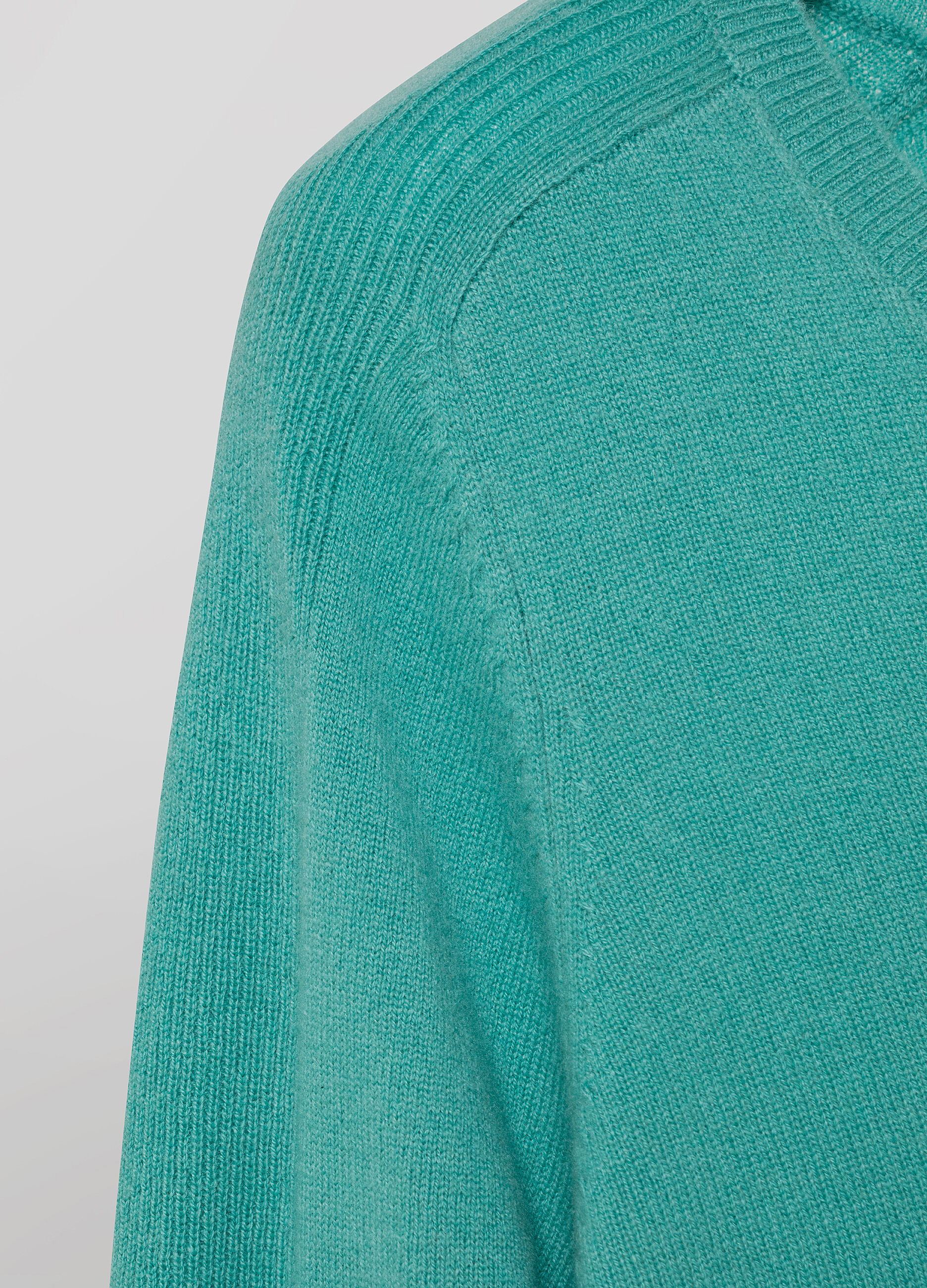 Cashmere blend tricot with V-neck