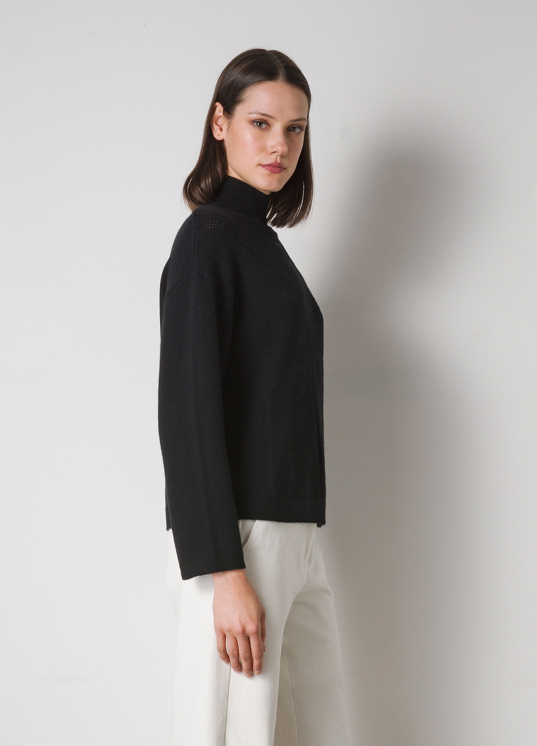 Cashmere blend pullover with high collar _3