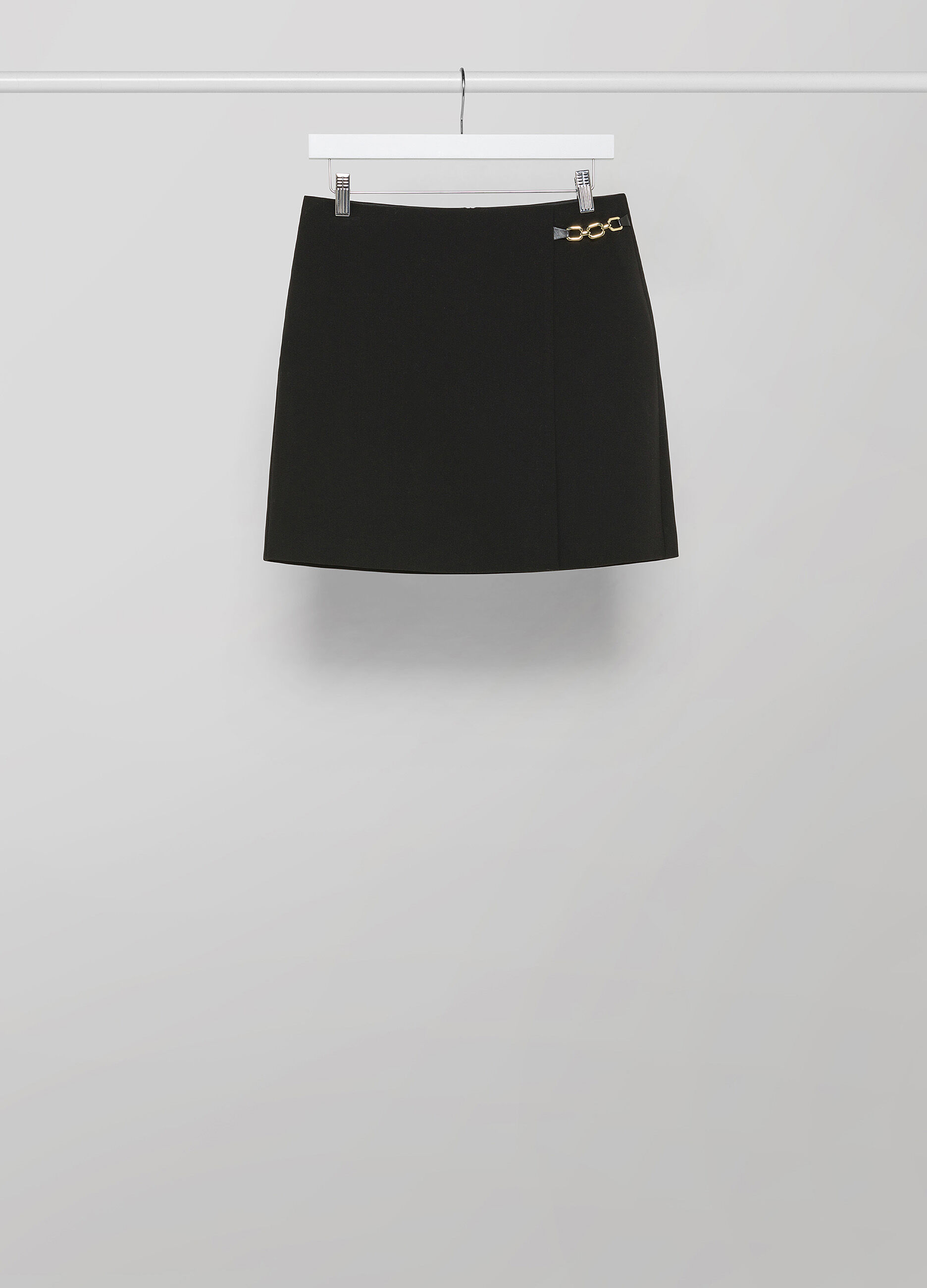 High-waisted miniskirt with strap_4