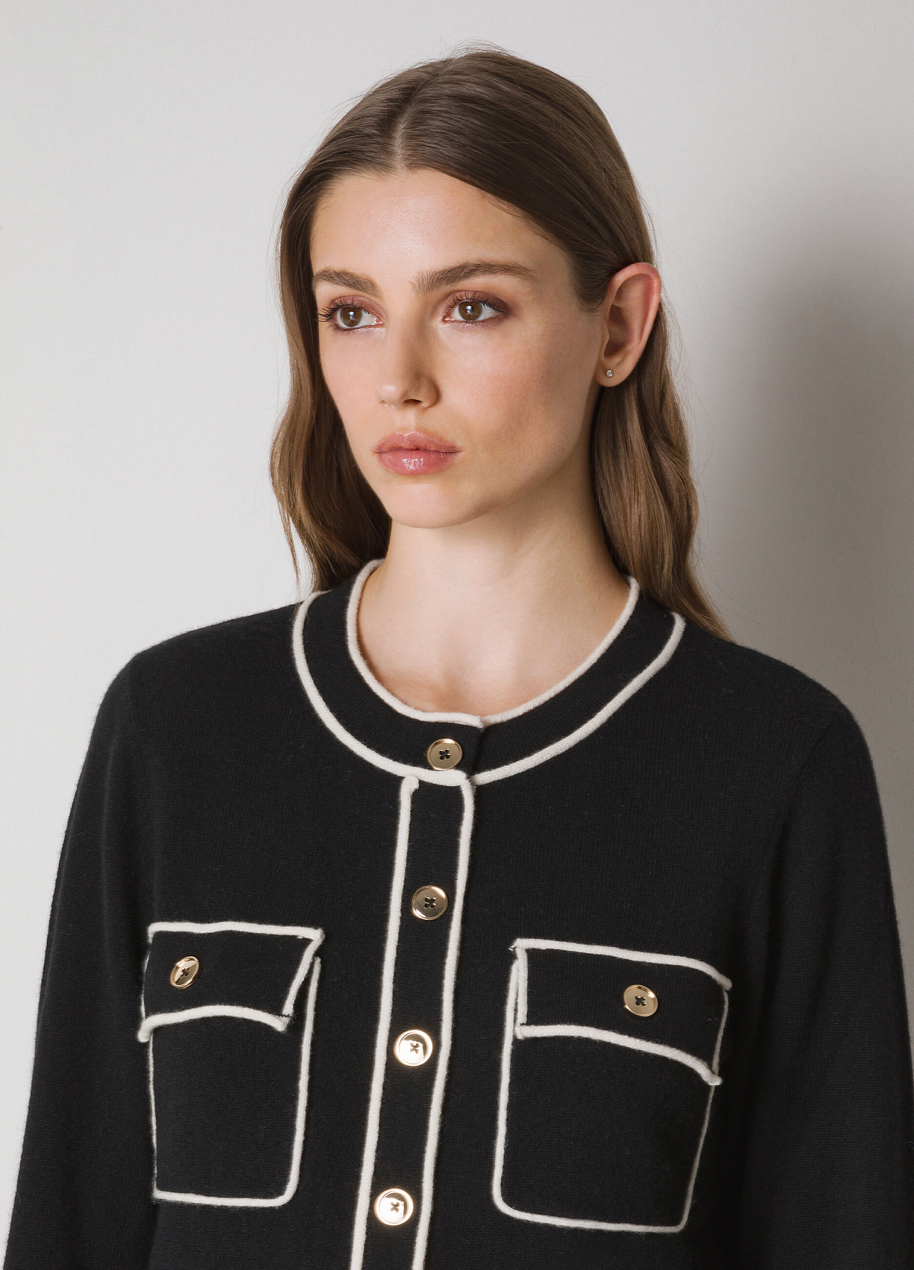 Wool-blend cardigan with contrasting details_2