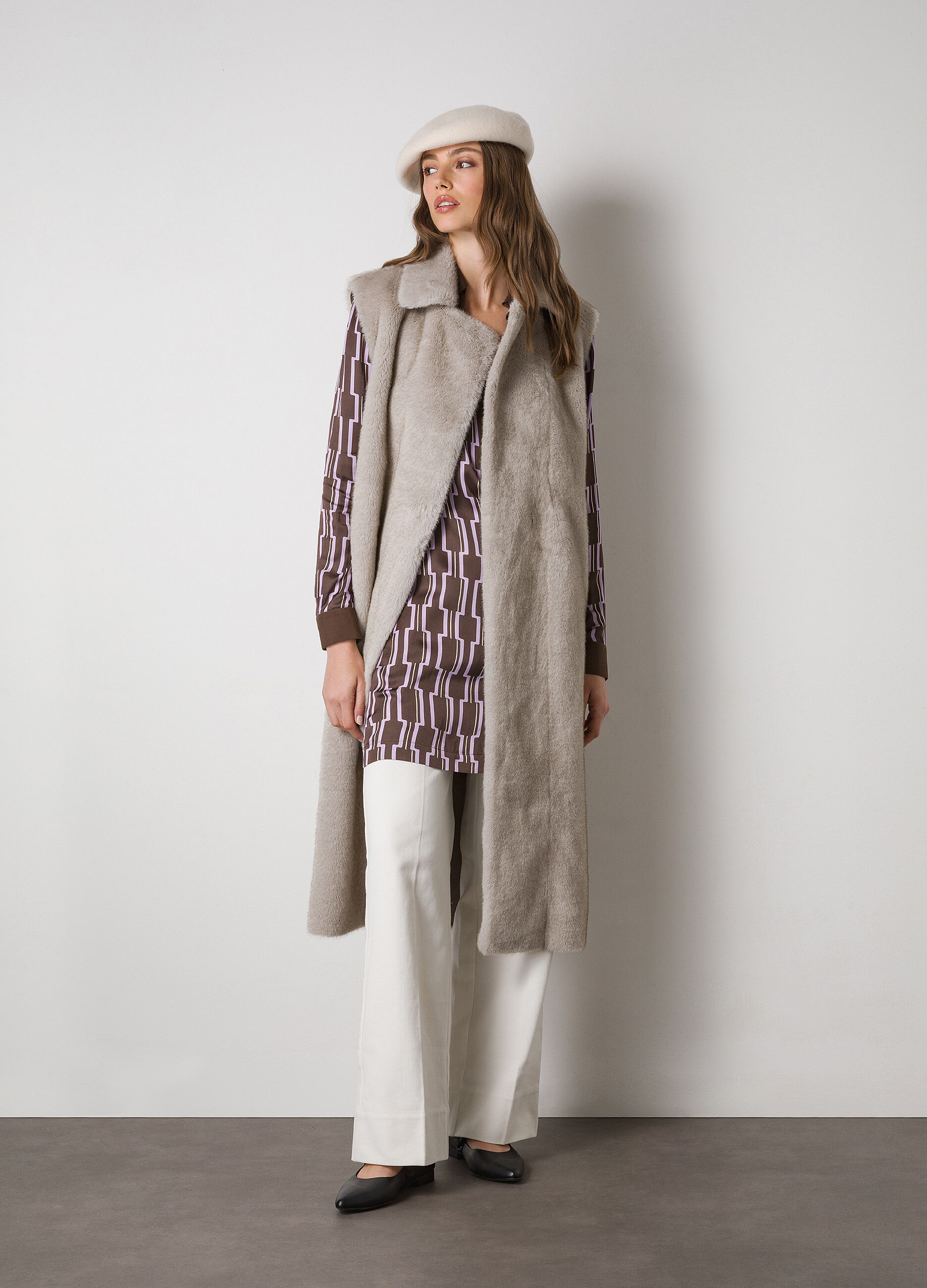 Sleeveless faux fur_0