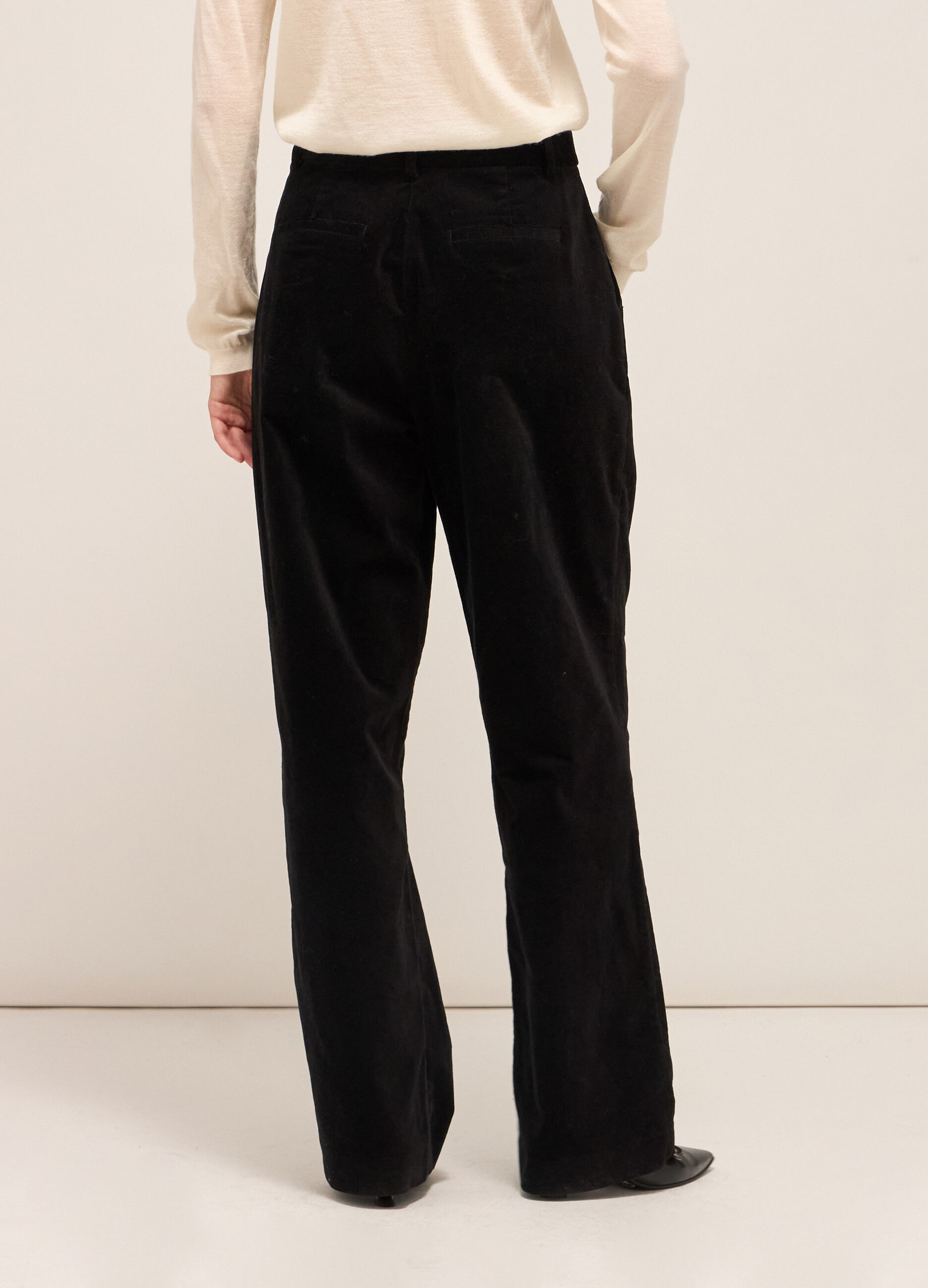 Trousers in stretch velvet