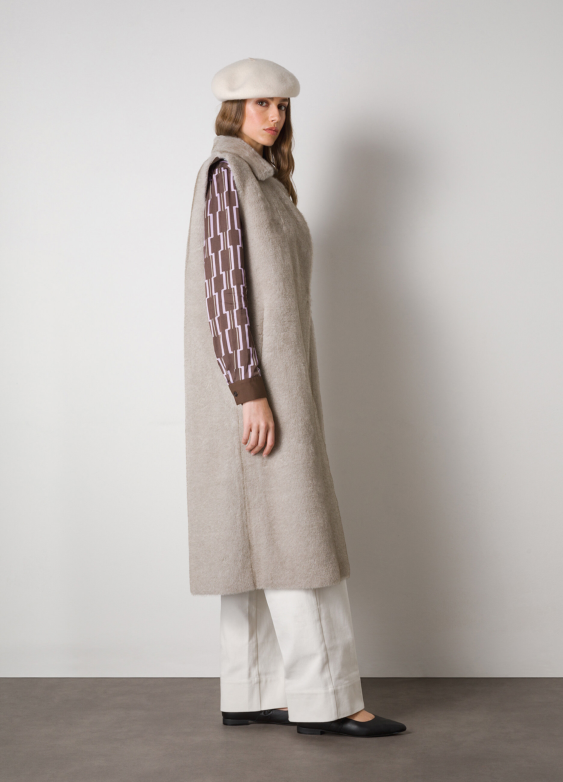 Sleeveless faux fur_3