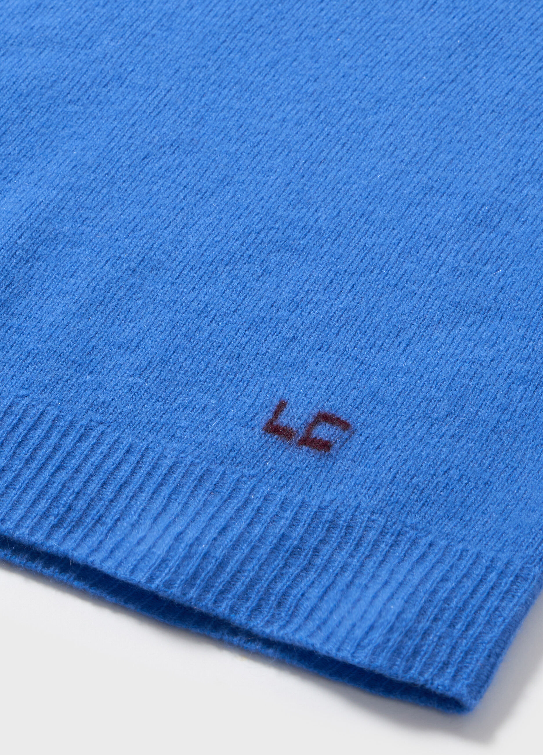 Knitted sweater with round neck in cashmere and merino wool