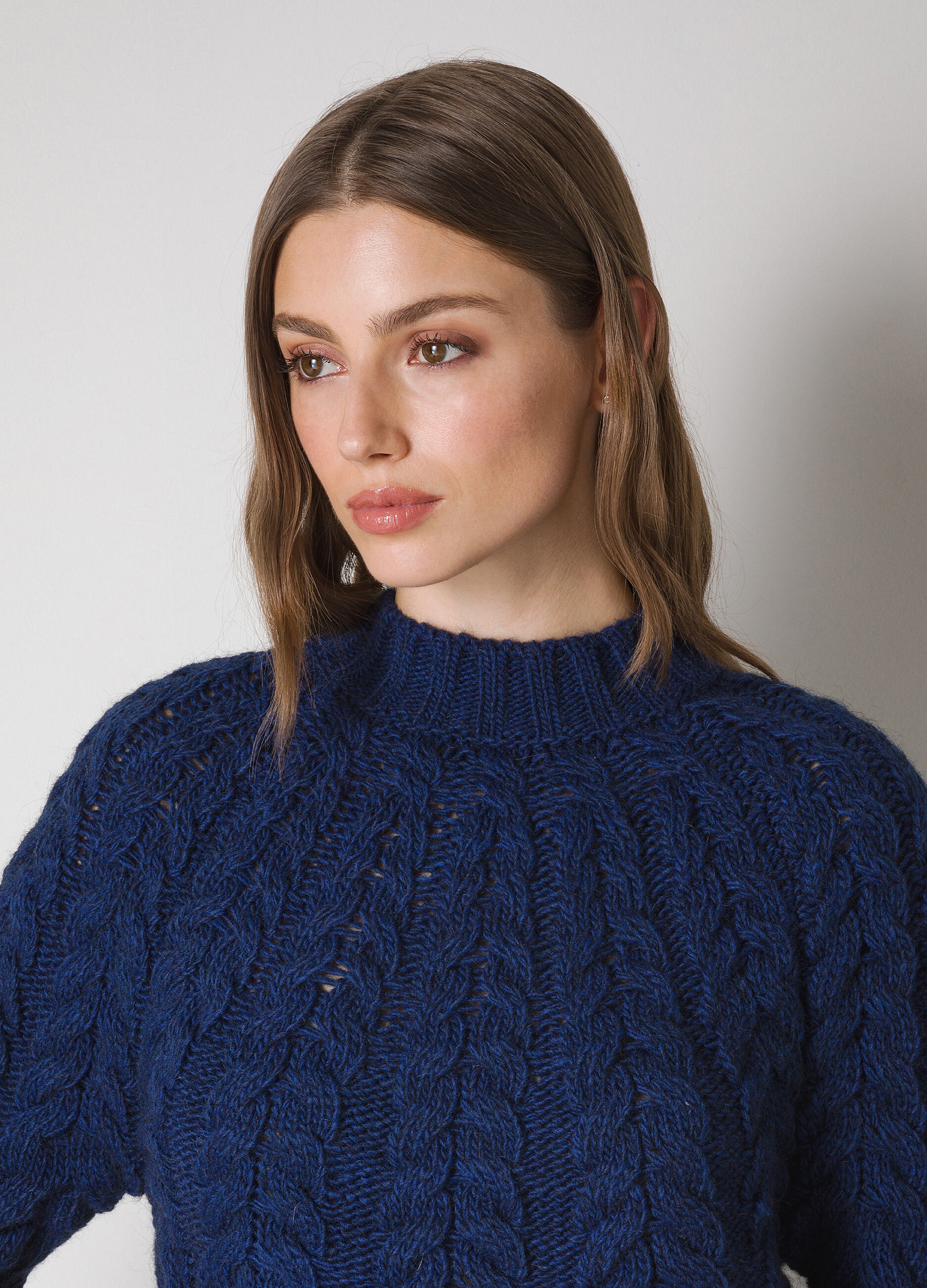 Round-neck tricot in wool and alpaca blend