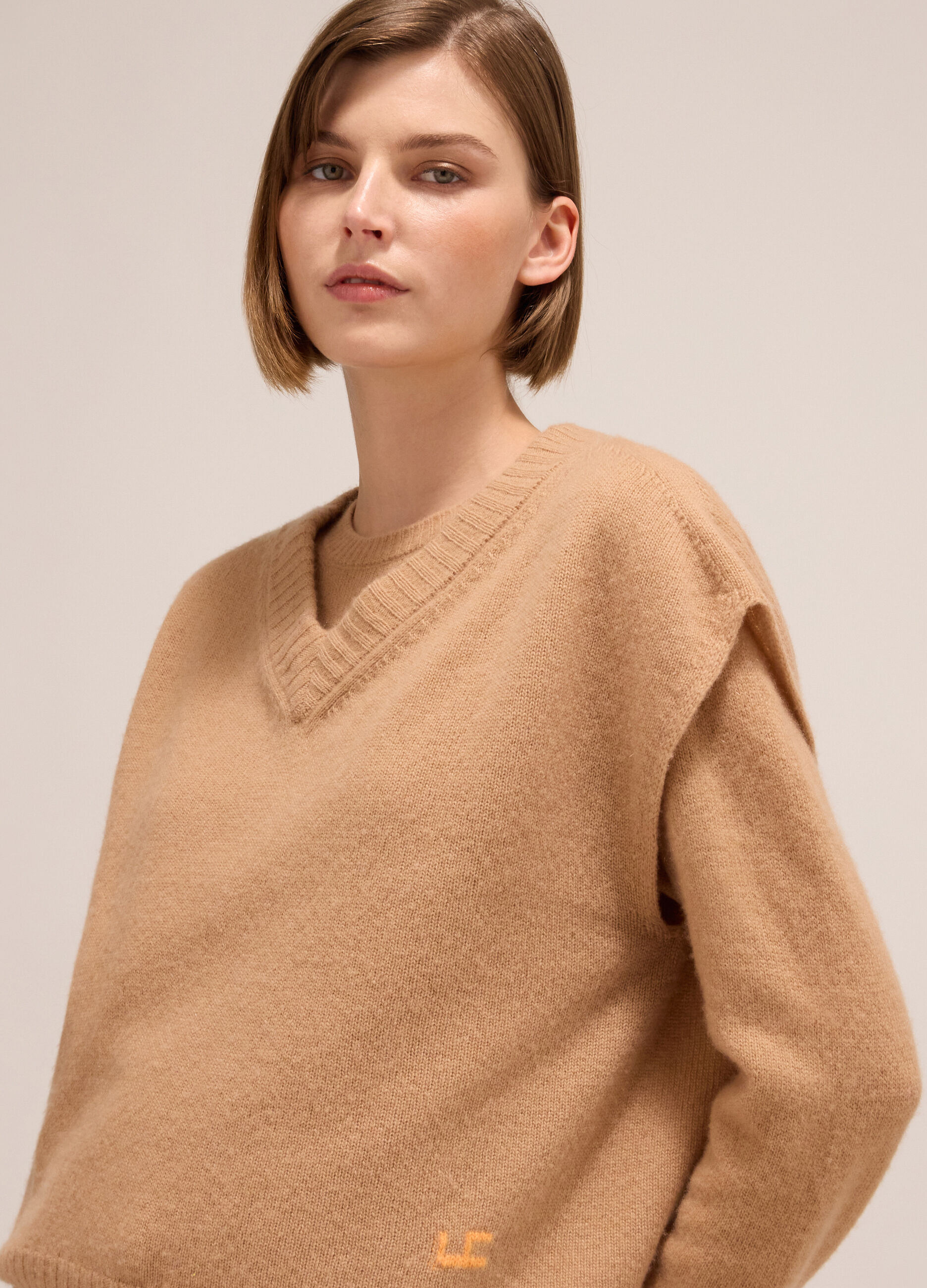 Knitted gilet in cashmere and merino wool