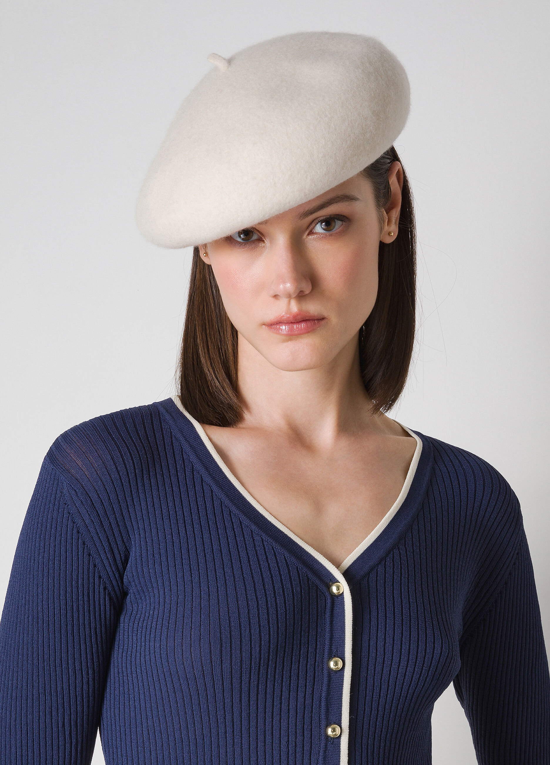 Ribbed tricot with buttons