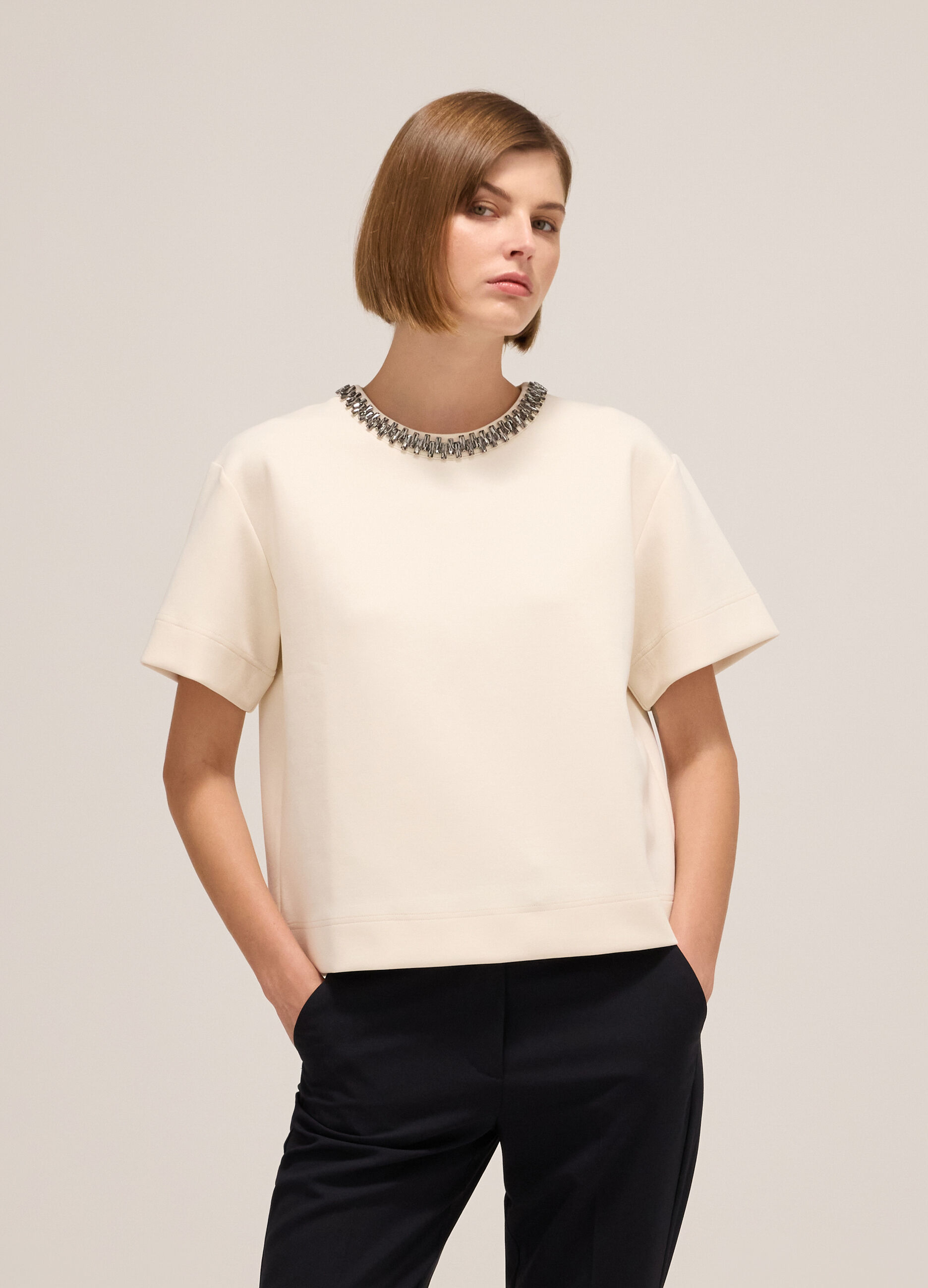 Top with short sleeves and diamantés