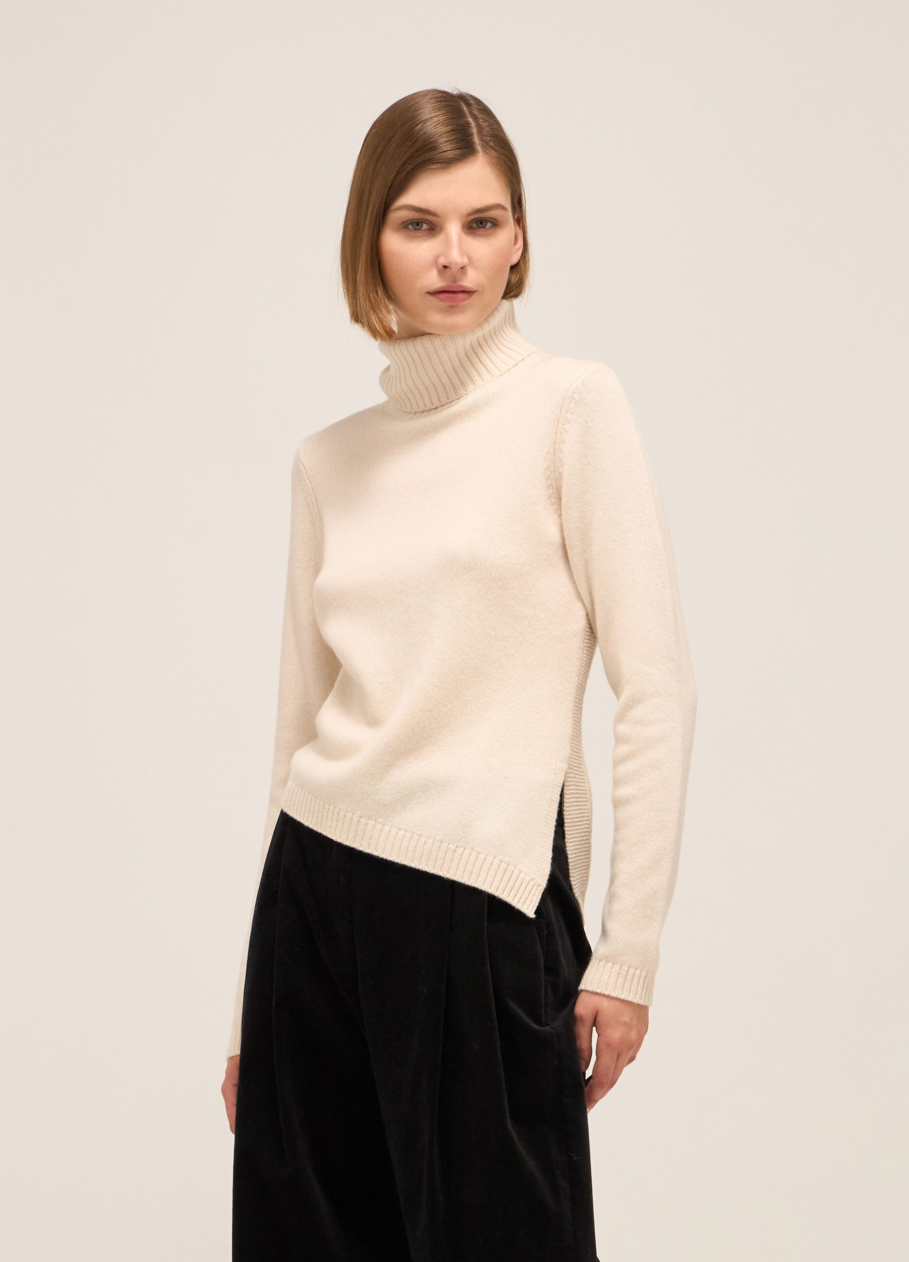 Knitted turtleneck in wool and cashmere