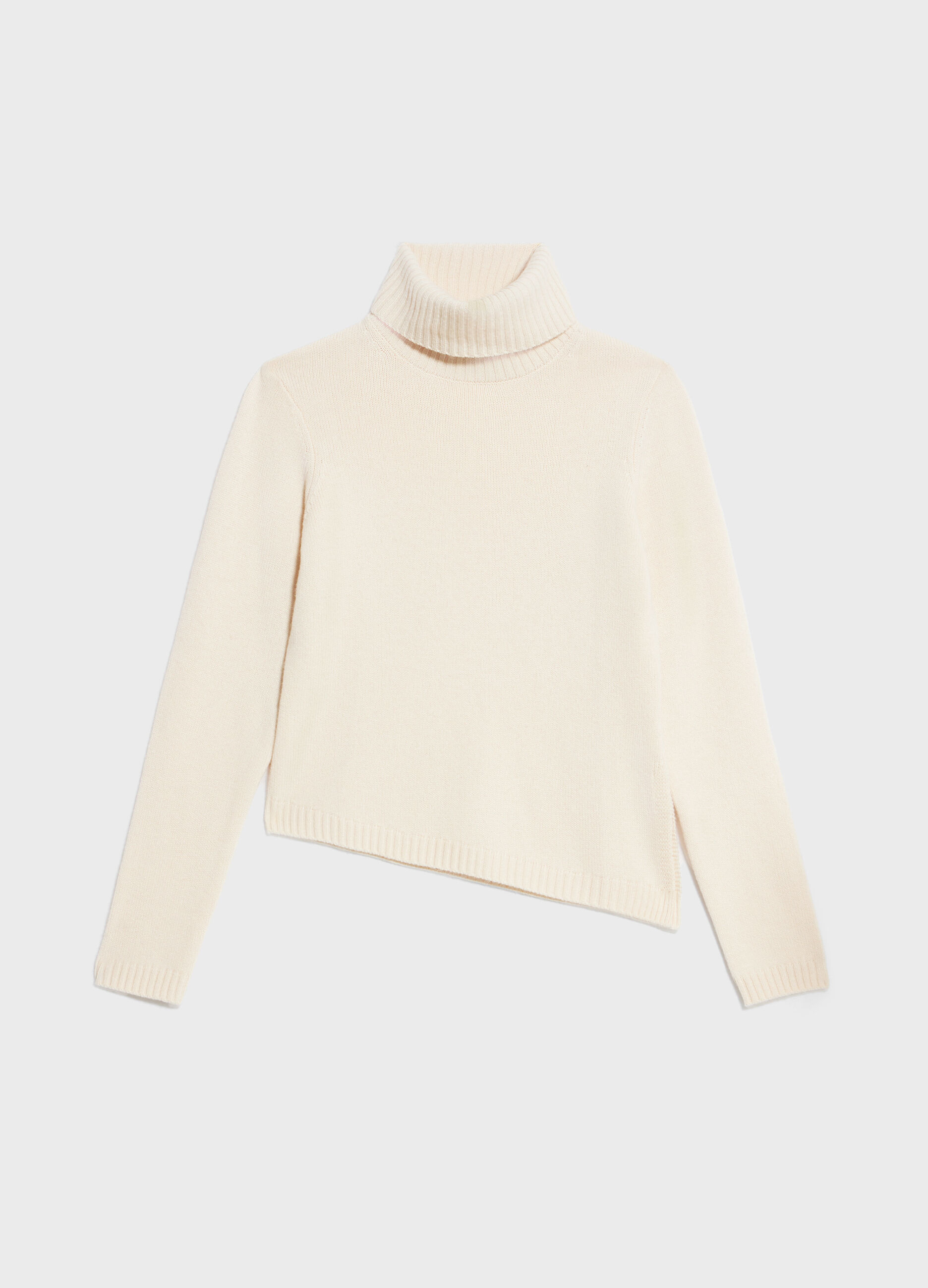 Knitted turtleneck in wool and cashmere