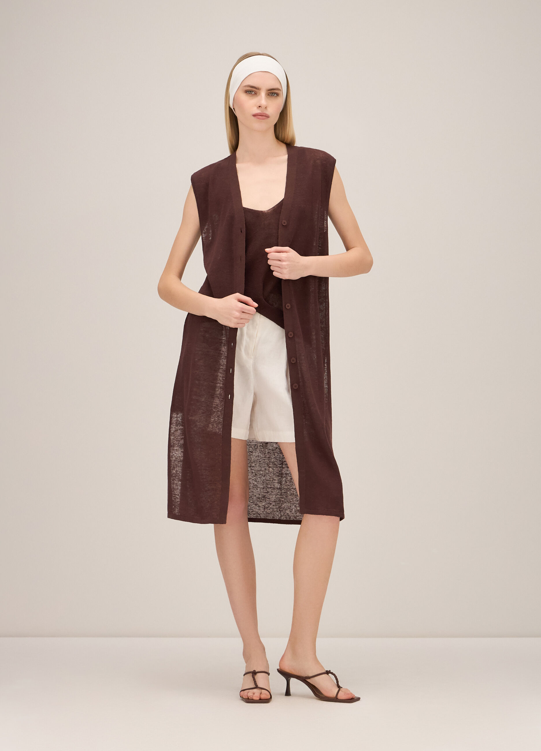 Long knitted waistcoat in linen blend_0