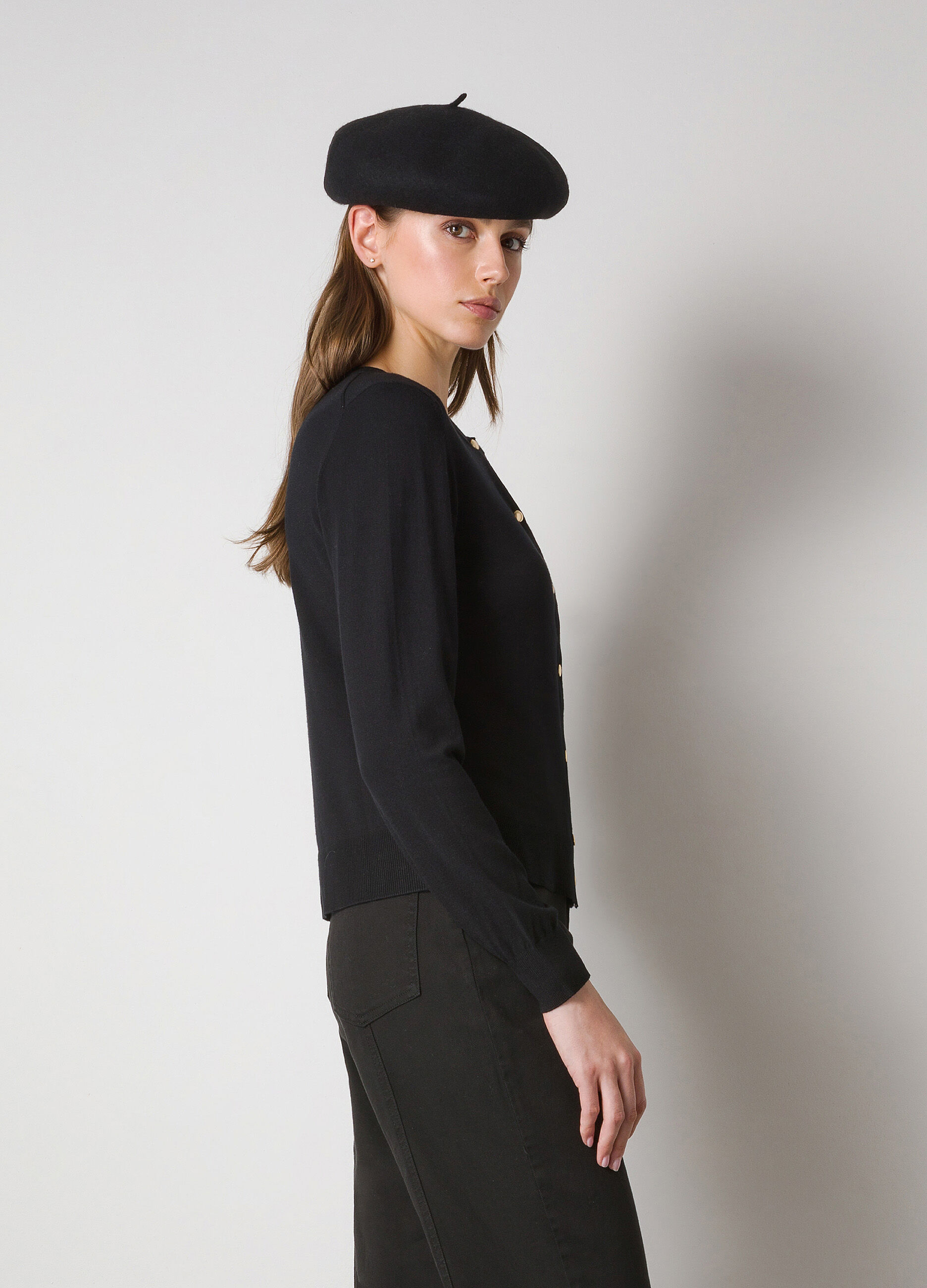 Round-neck tricot cardigan
