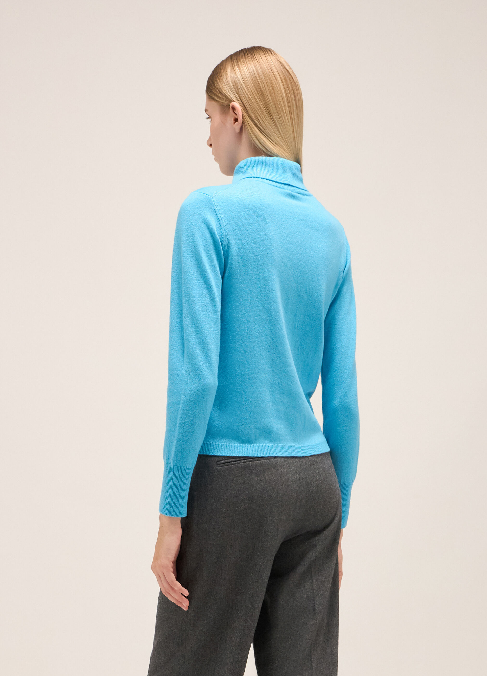 Knitted turtleneck in merino wool