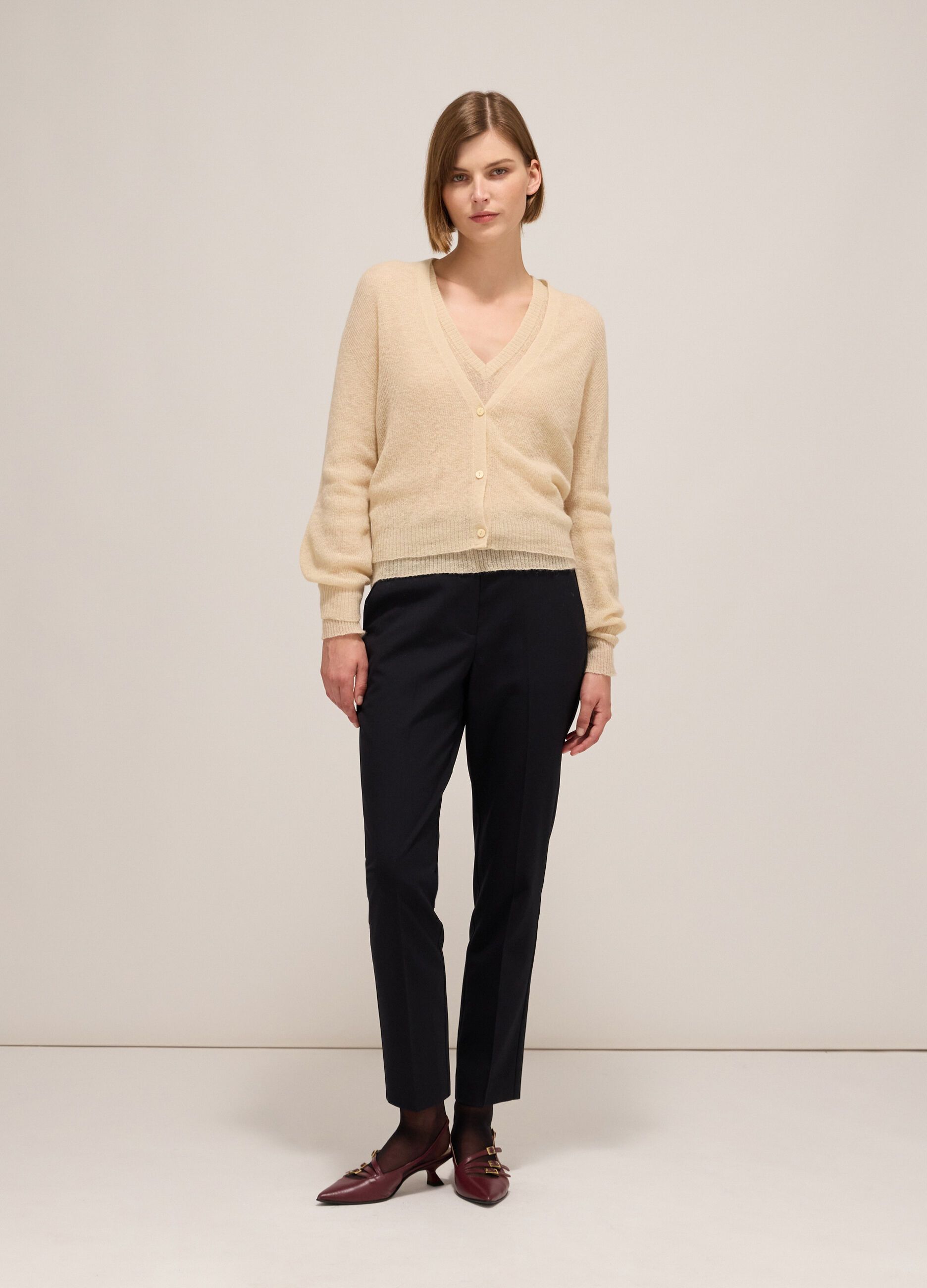 Knitted cardigan with V neck