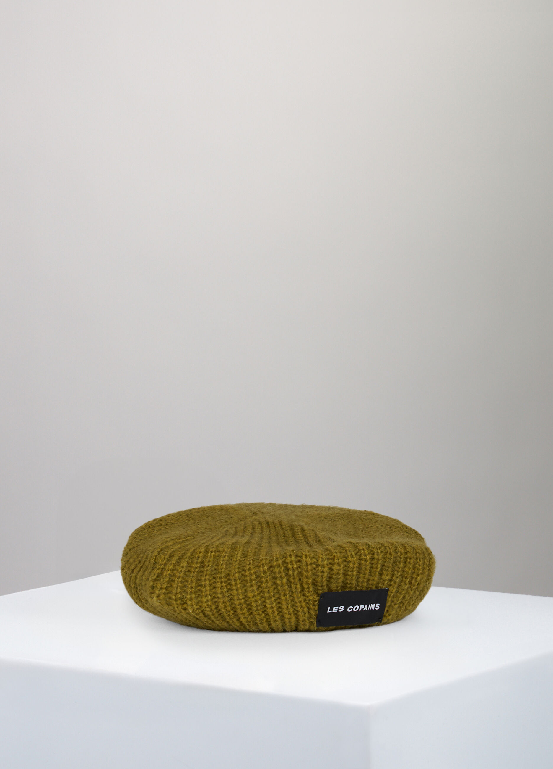 French beret in mohair and acrylic blend