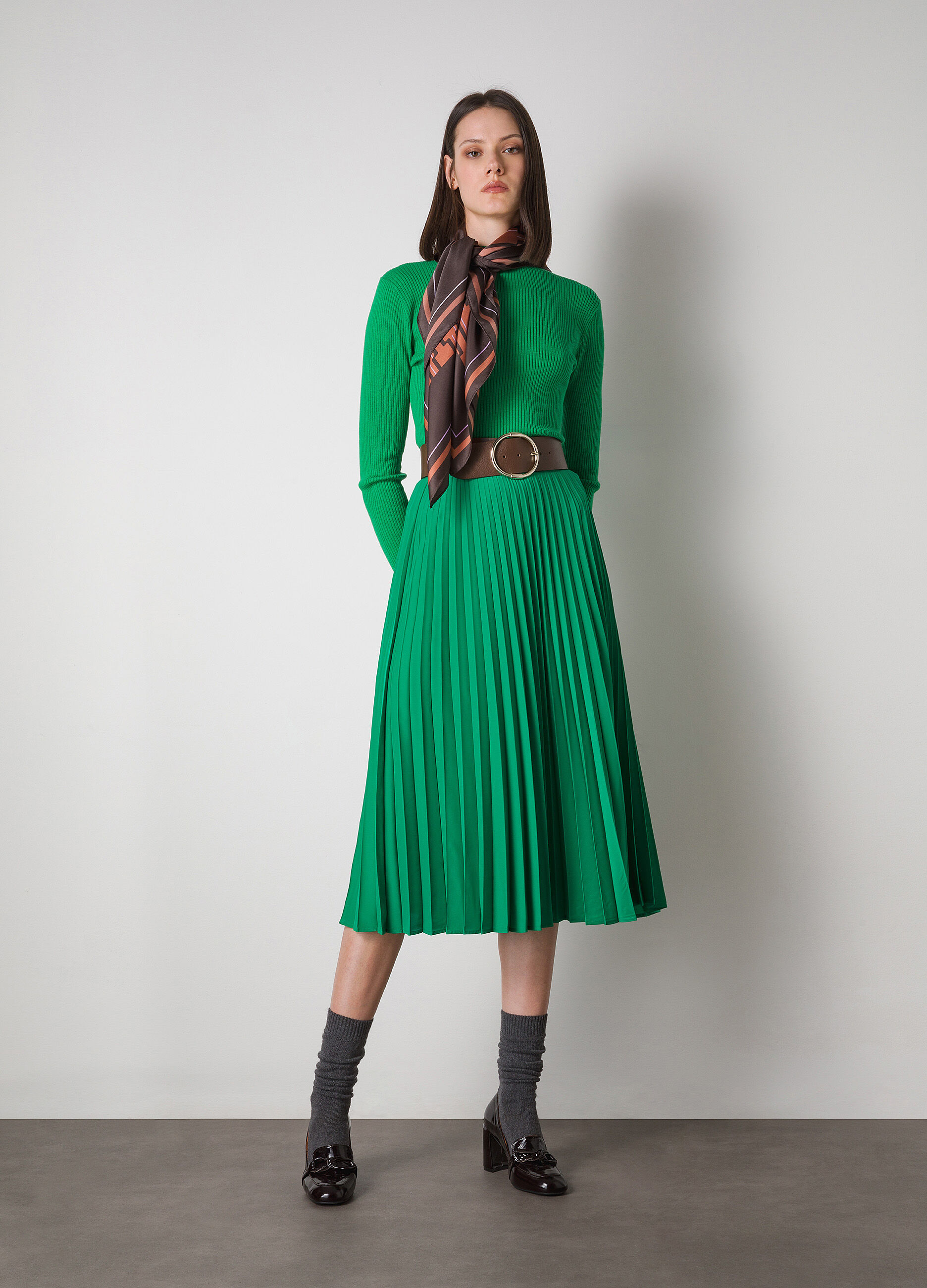 Emerald green pleated midi skirt online
