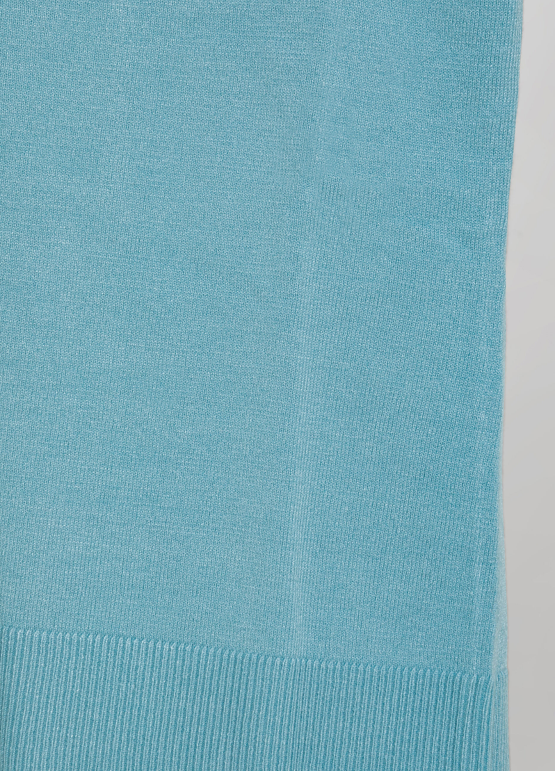 V-neck tricot