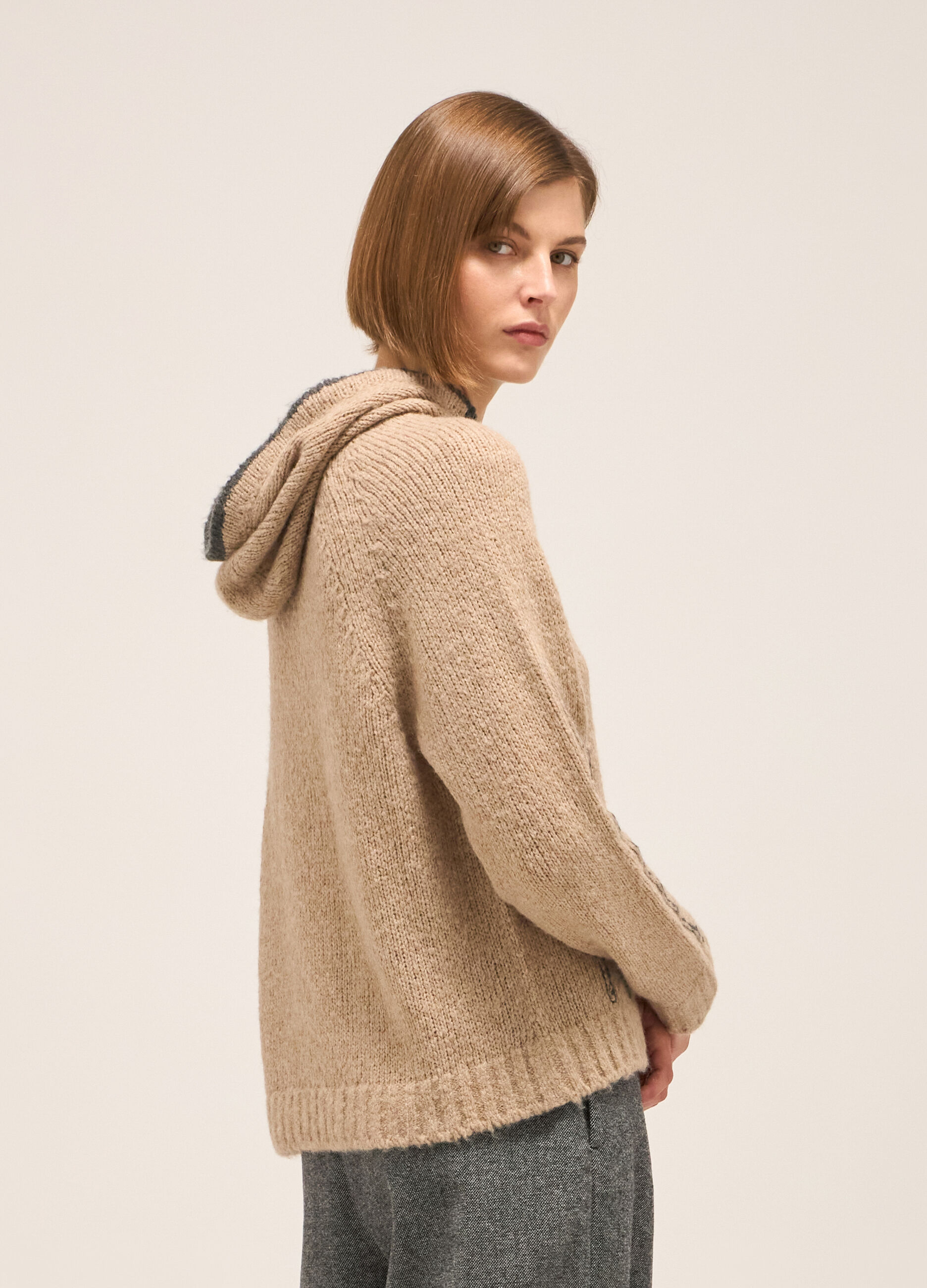 Sweat à capuche en tricot