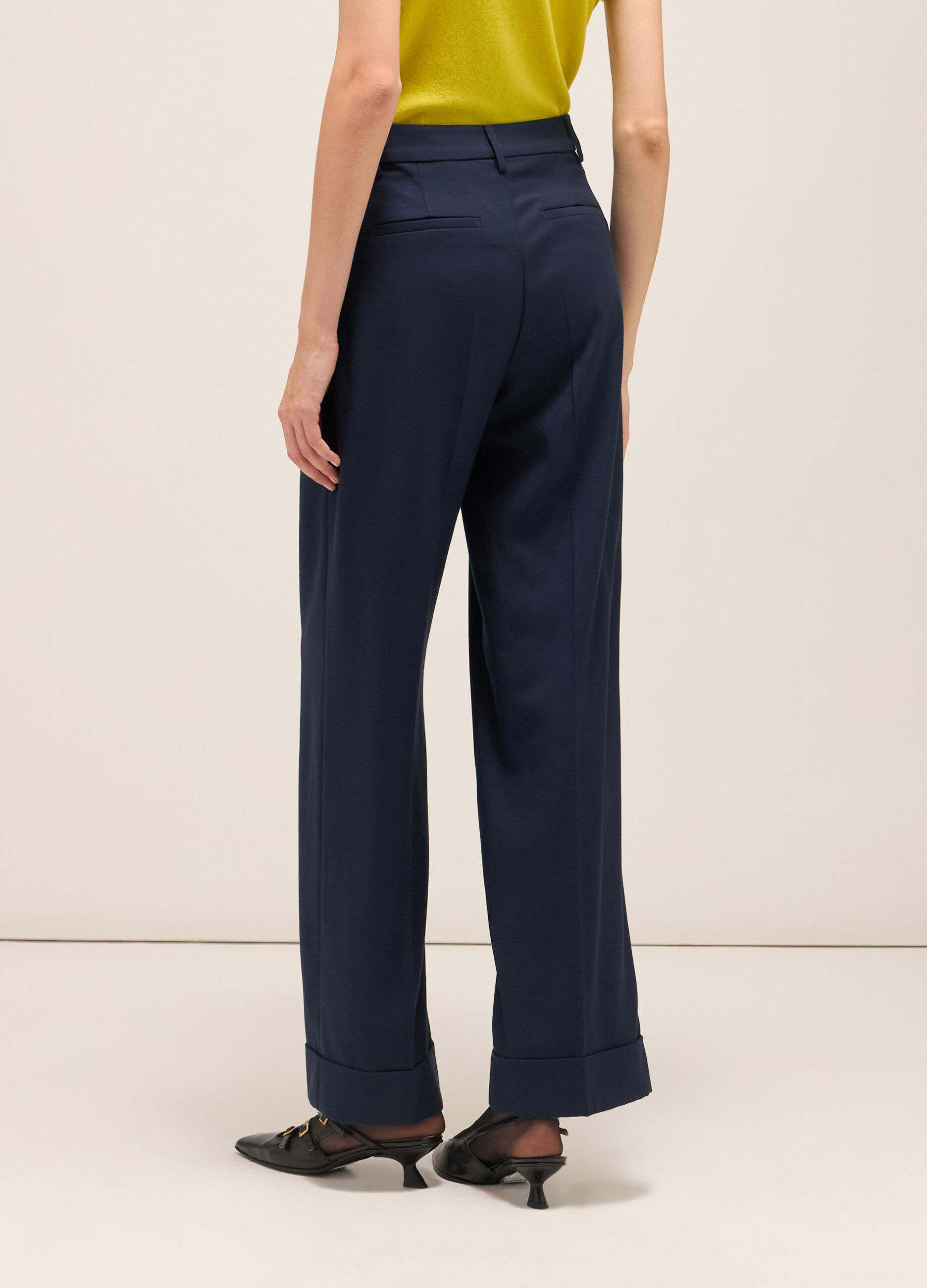 Straight-leg trousers with turn-ups