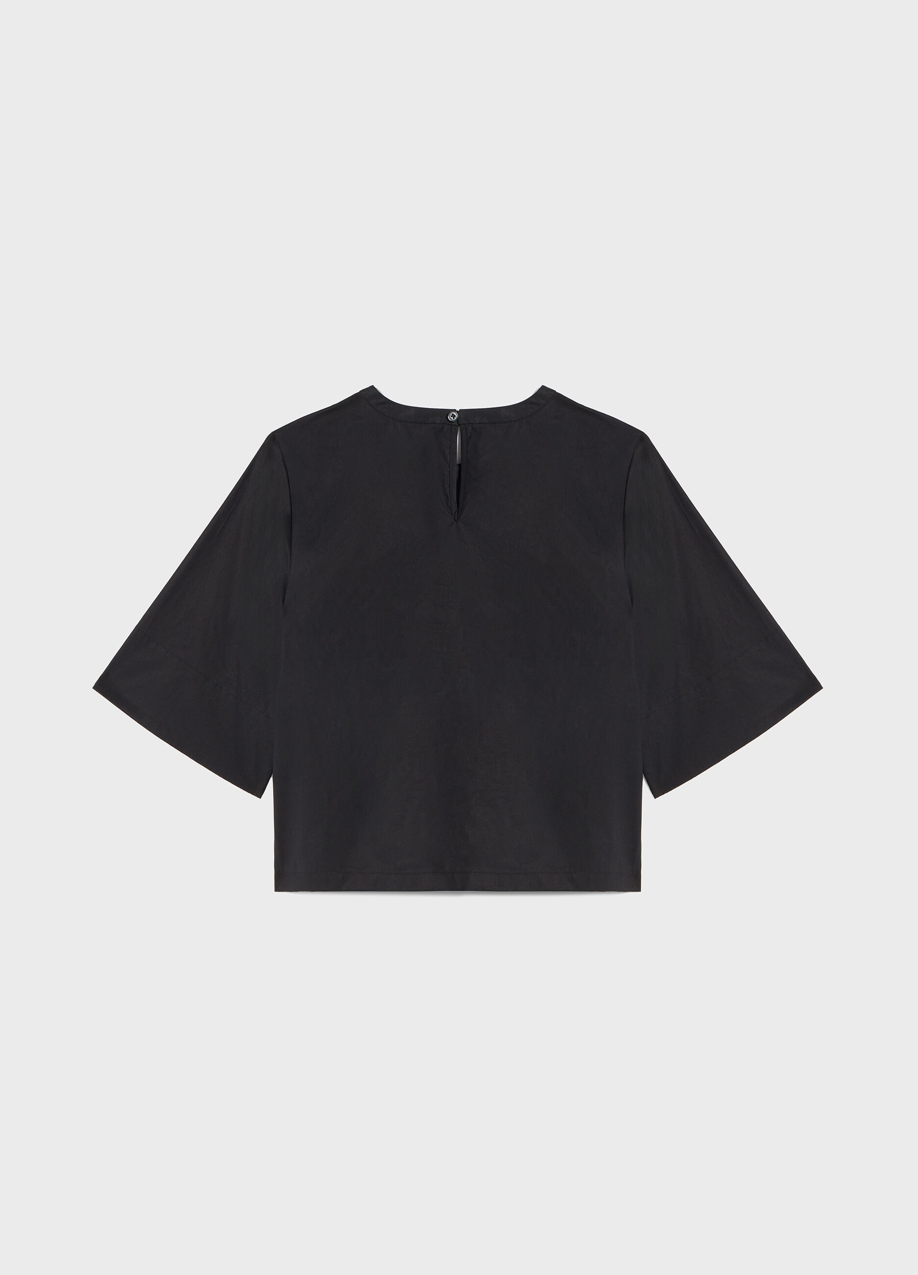 Cotton blouse with three-quarter sleeves