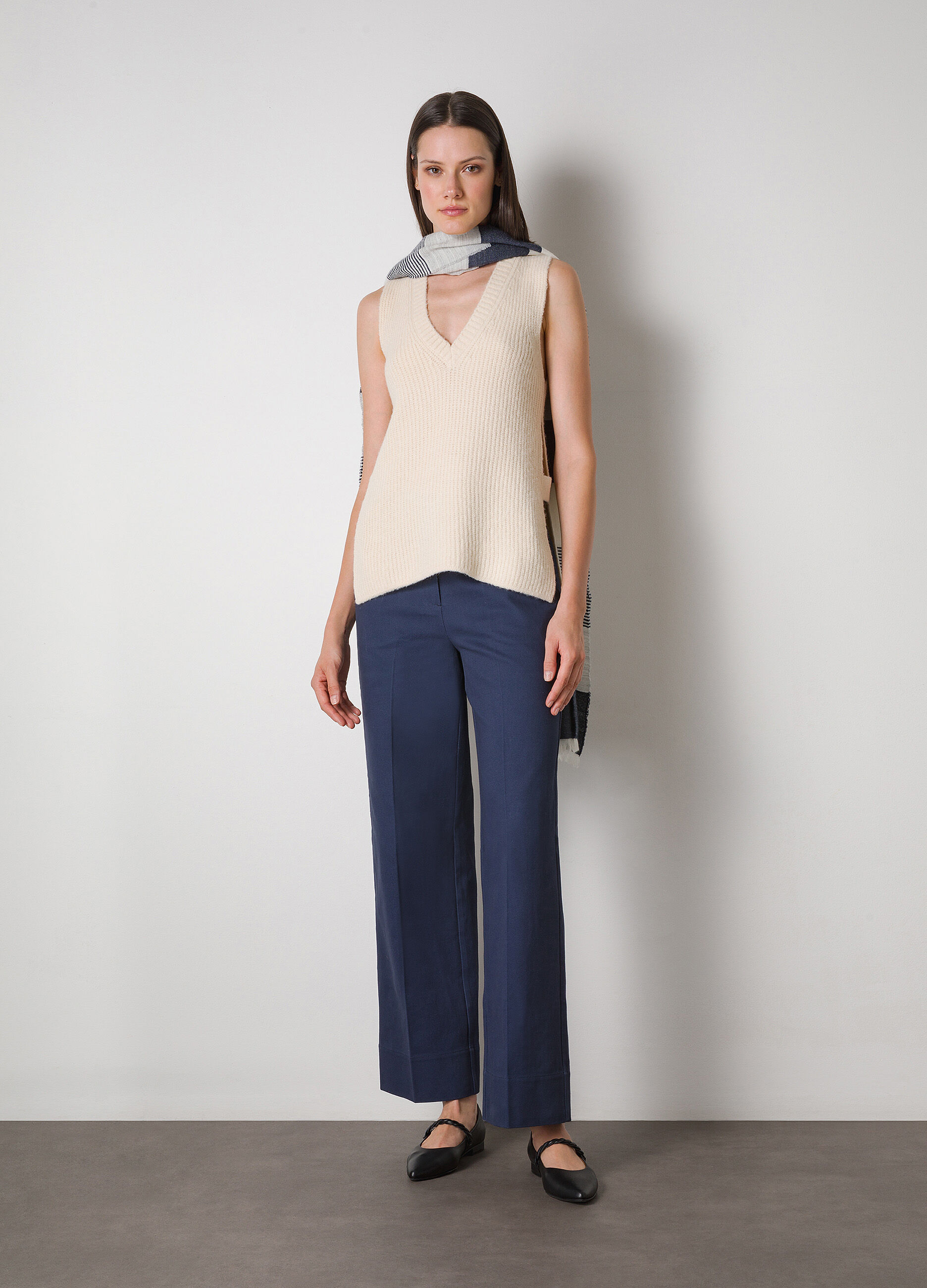 Wool-blend tricot waistcoat with side slits_0